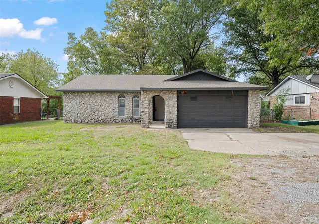 Single family home for sale at 709 N Washington Ave, Wagoner, OK 74467 | MLS# 2639167