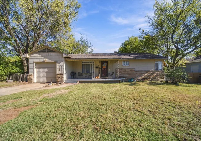 Single family home for sale at 1123 N Maple Ave, Sand Springs, OK 74063 | MLS# 2614887