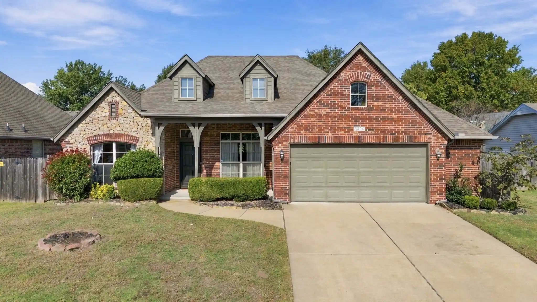 Single family home for sale at 2300 W Quinton St, Broken Arrow, OK 74011 | MLS# 2639210