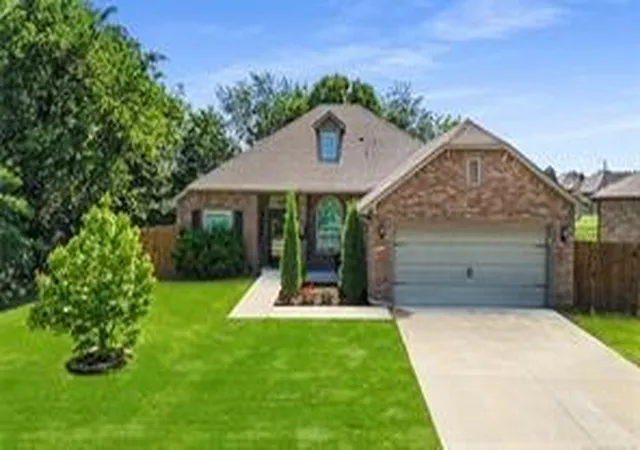 Single family home for sale at 101 S 47th Street, Broken Arrow, OK 74014 | MLS# 2639252