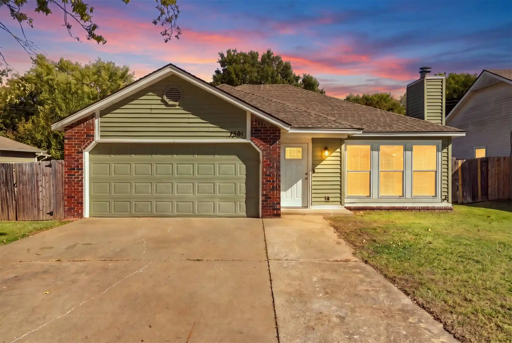 Single family home for sale at 1501 N 26th Place, Broken Arrow, OK 74014 | MLS# 2639213