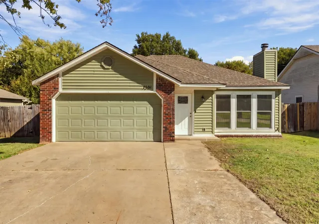 Photo 2 of Single family home for sale at 1501 N 26th Place, Broken Arrow, OK 74014 | MLS# 2639213 | Listing updated on 2026-10-30