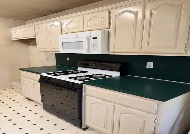 Photo 3 of Single family home for sale at 521 W Denny St, Catoosa, OK 74015 | MLS# 2639207 | Listing updated on 2026-10-30