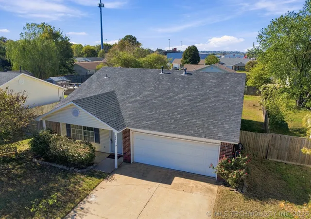 Photo 1 of Single family home for sale at 1841 Bristol Rd, Claremore, OK 74017 | MLS# 2639249 | Listing updated on 2026-10-30