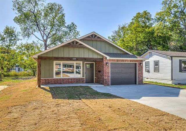 Single family home for sale at 1220 E Jackson Ave N, Sapulpa, OK 74066 | MLS# 2639166