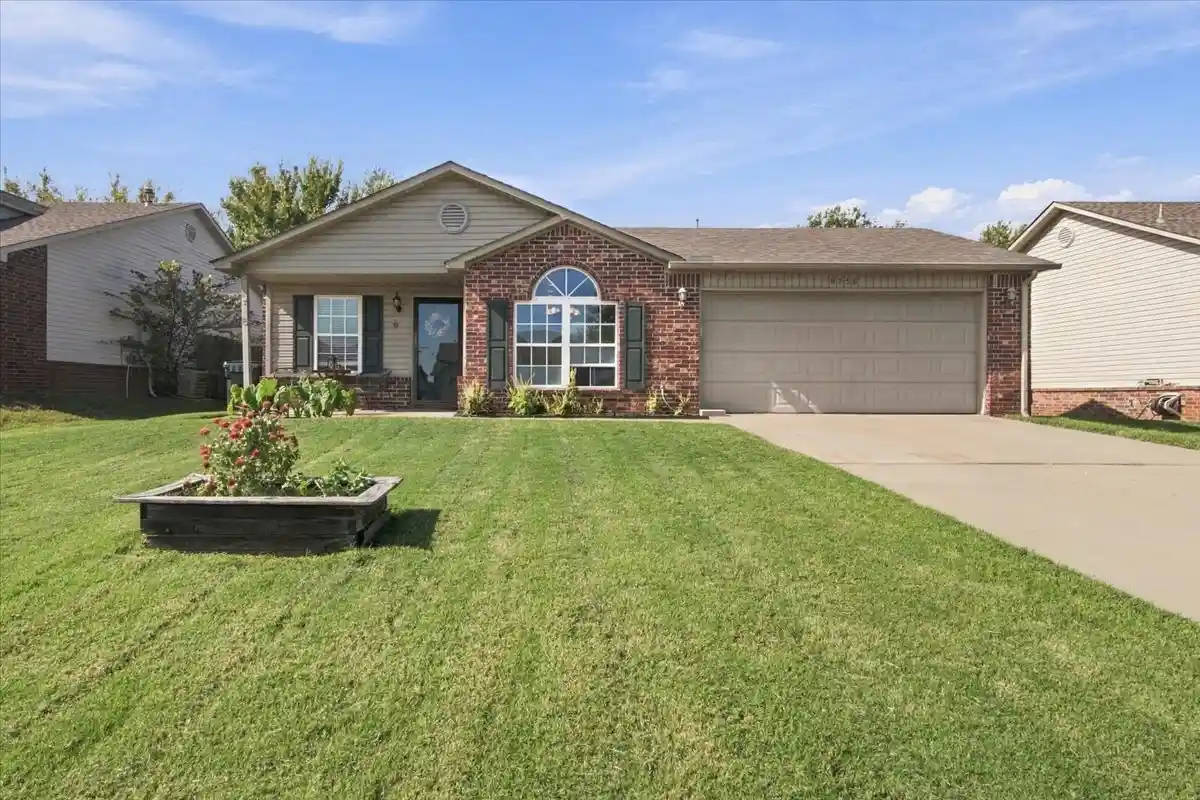 Single family home for sale at 8756 S 261st East Ave, Broken Arrow, OK 74014 | MLS# 2639268