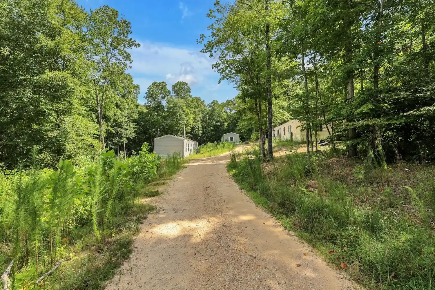 Photo 4 of Sale Pending at 208 Kro Hollow Rd Rd, Hohenwald, TN 38462 | MLS# 10132828 | Listing updated on 2022-12-14