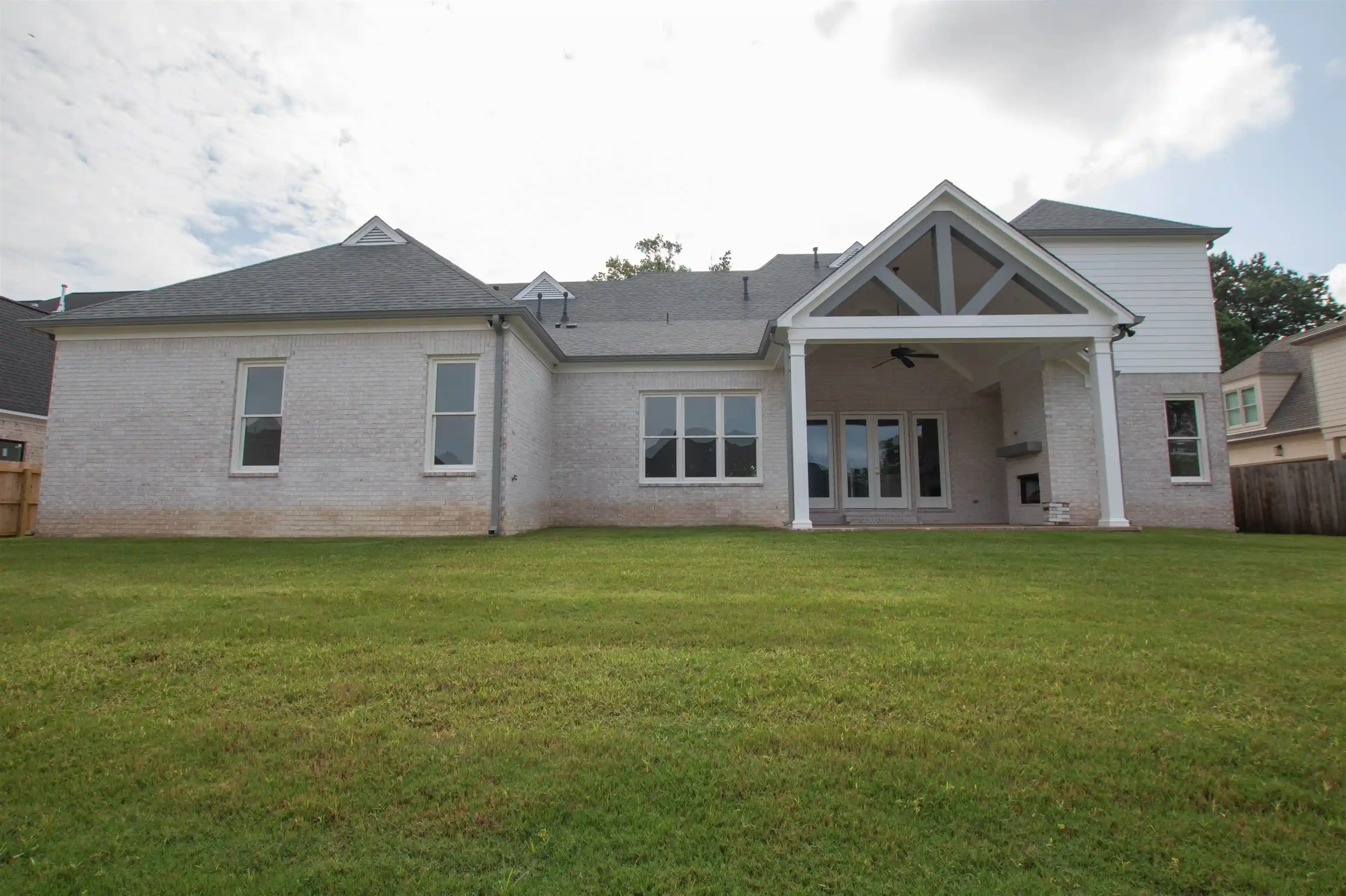Photo 2 of Single family home for sale at 2611 Moore Rd, Germantown, TN 38138 | MLS# 10169910 | Listing updated on 2026-09-14