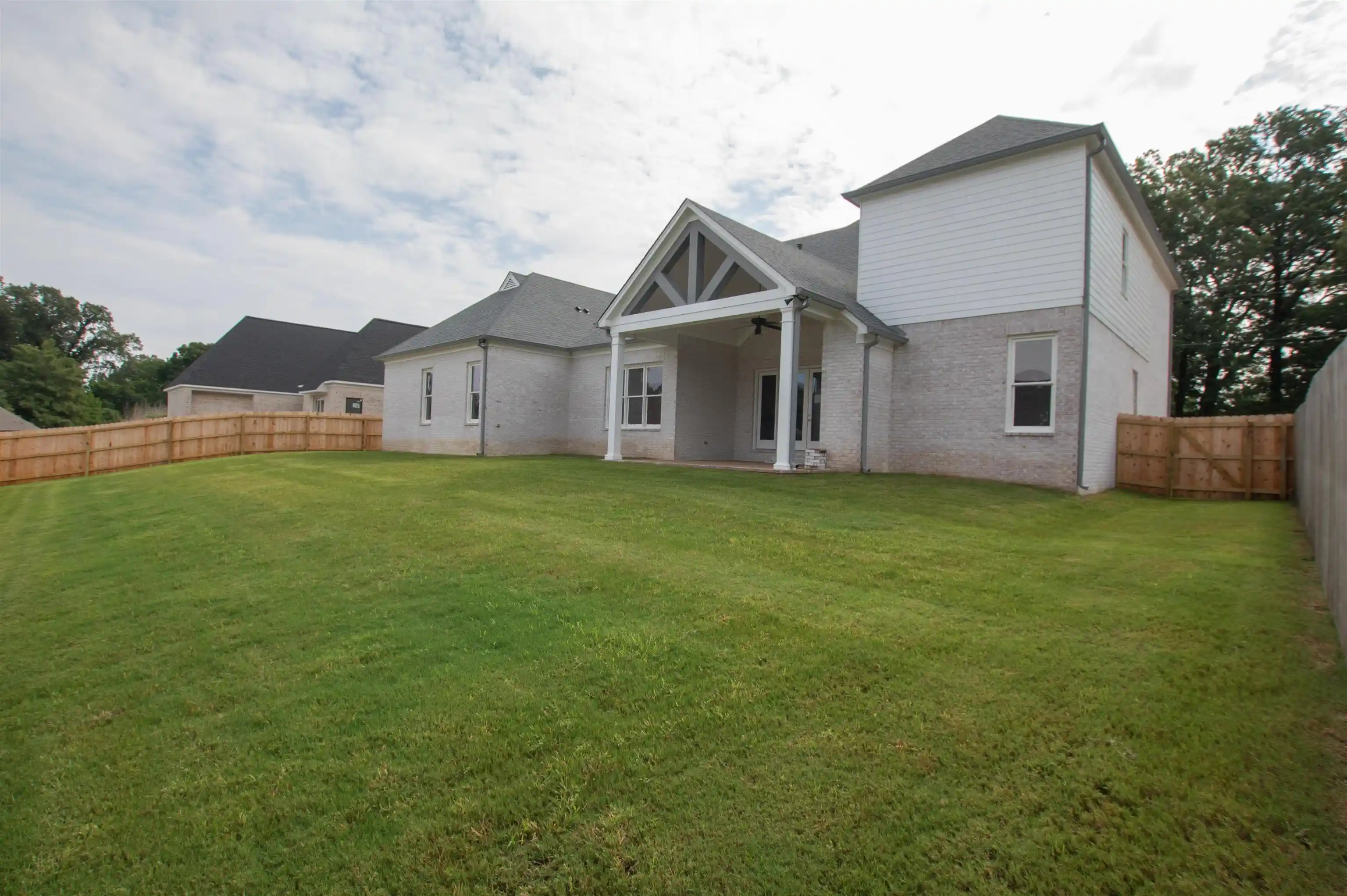Photo 3 of Single family home for sale at 2611 Moore Rd, Germantown, TN 38138 | MLS# 10169910 | Listing updated on 2026-09-14