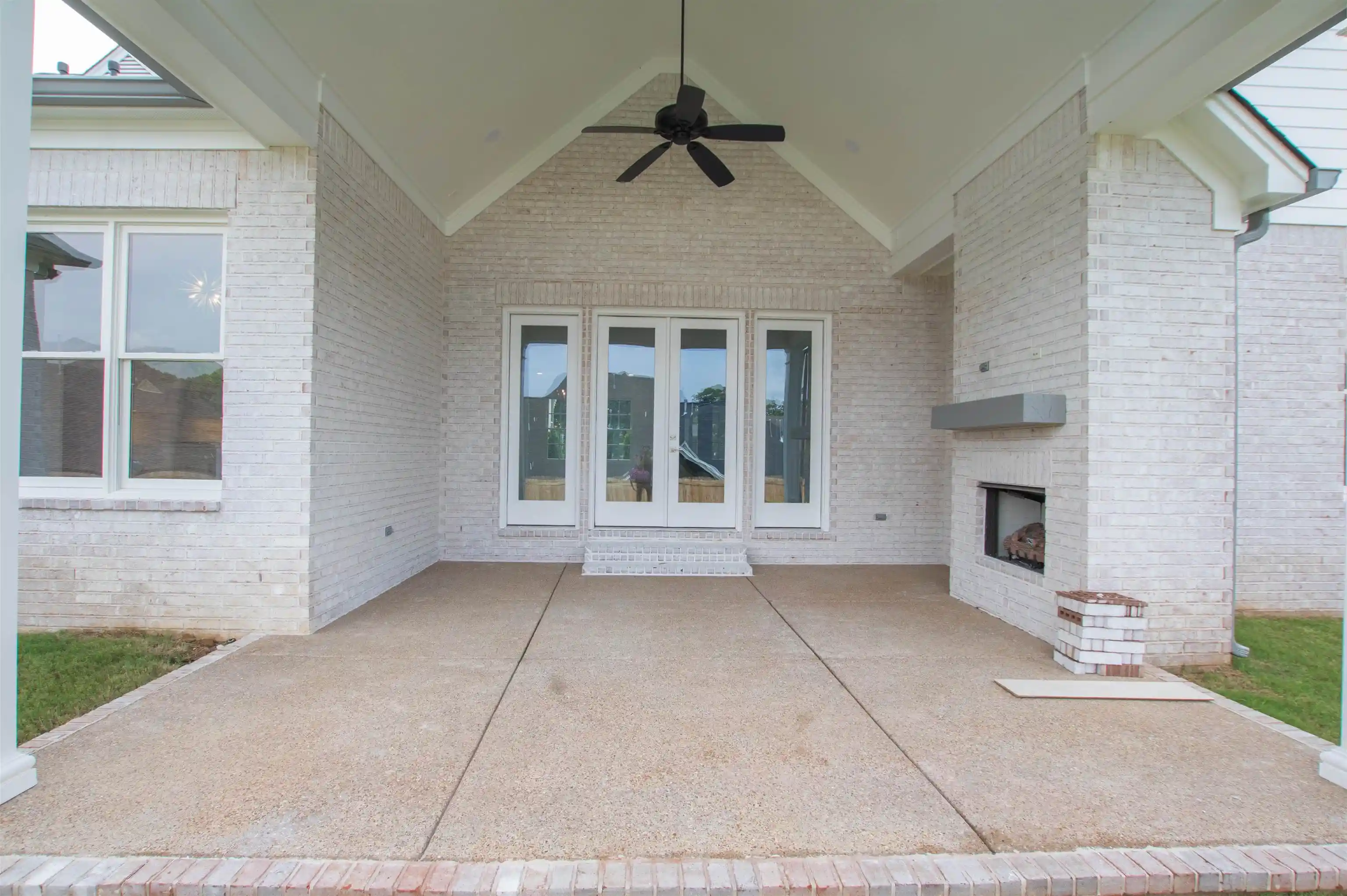 Photo 4 of Single family home for sale at 2611 Moore Rd, Germantown, TN 38138 | MLS# 10169910 | Listing updated on 2026-09-14