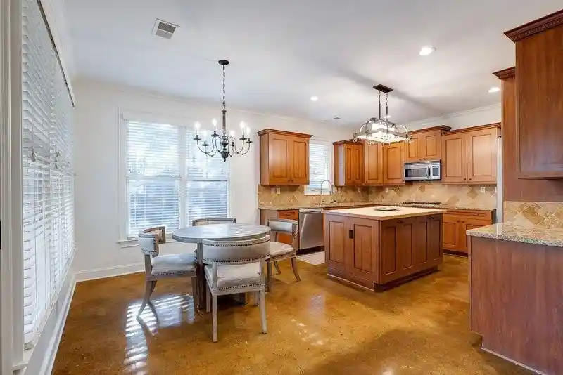 Photo 2 of Single family home for sale at 4931 Princeton Grv Cv, Memphis, TN 38117 | MLS# 10183168 | Listing updated on 2026-09-10