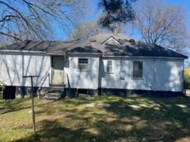 Photo 2 of Single family home for sale at 525 E Dison Ave, Memphis, TN 38106 | MLS# 10192385 | Listing updated on 2026-07-01