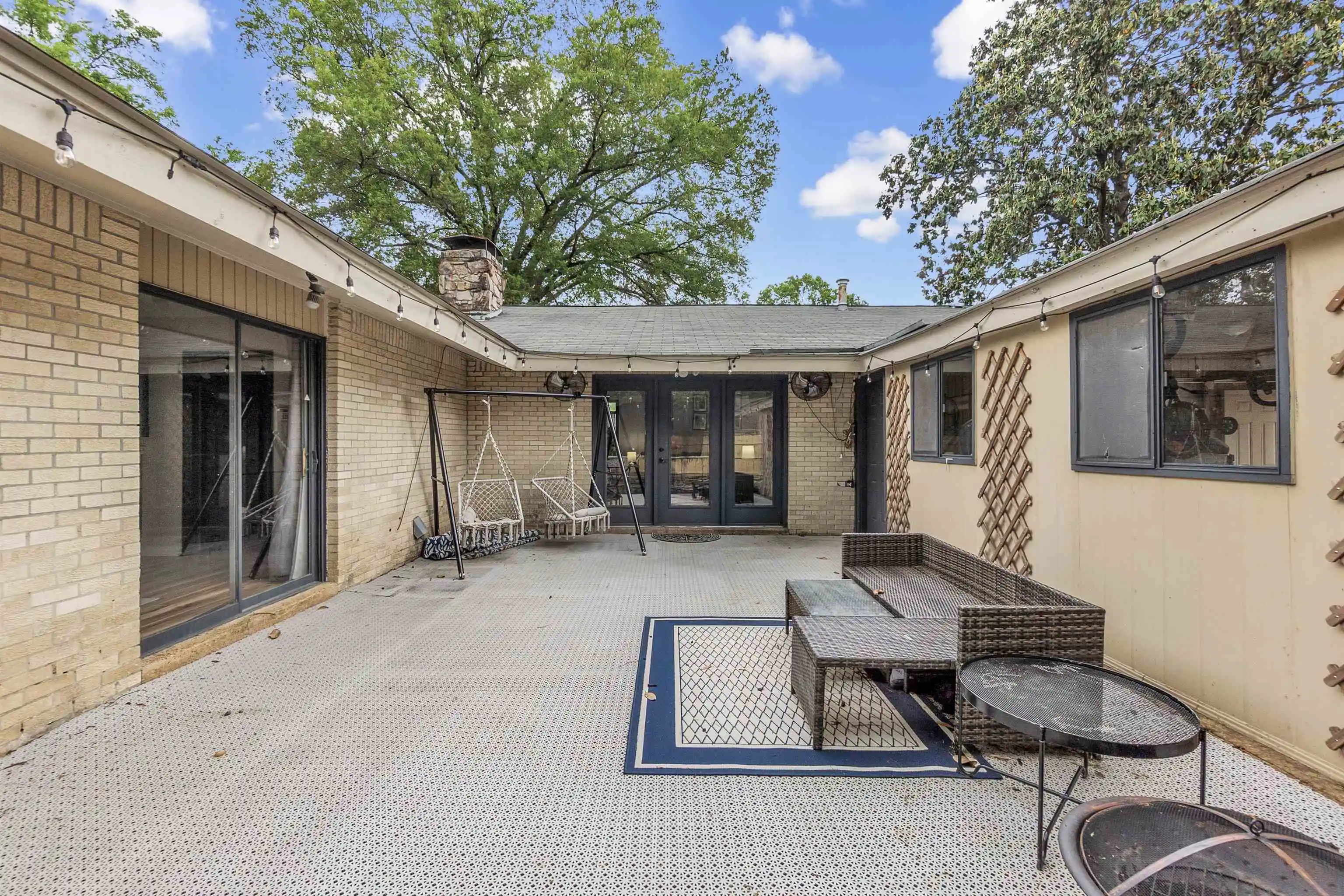 Photo 2 of Single family home for sale at 5737 Buxbriar Ave, Memphis, TN 38120 | MLS# 10195390 | Listing updated on 2026-08-18