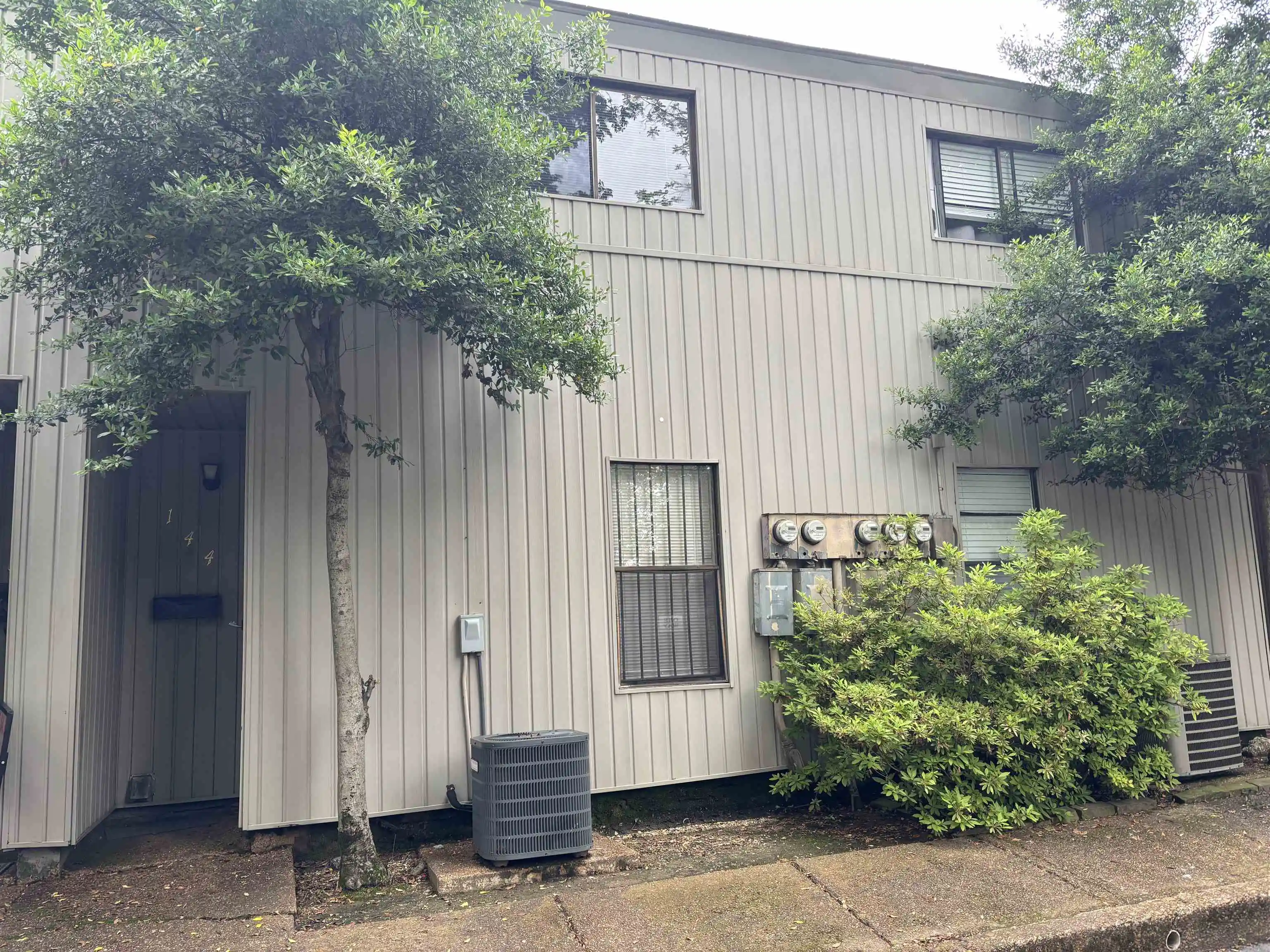 Photo 1 of Sale Pending at 144 N Auburndale St #144, Memphis, TN 38104 | MLS# 10196233 | Listing updated on 2025-06-13