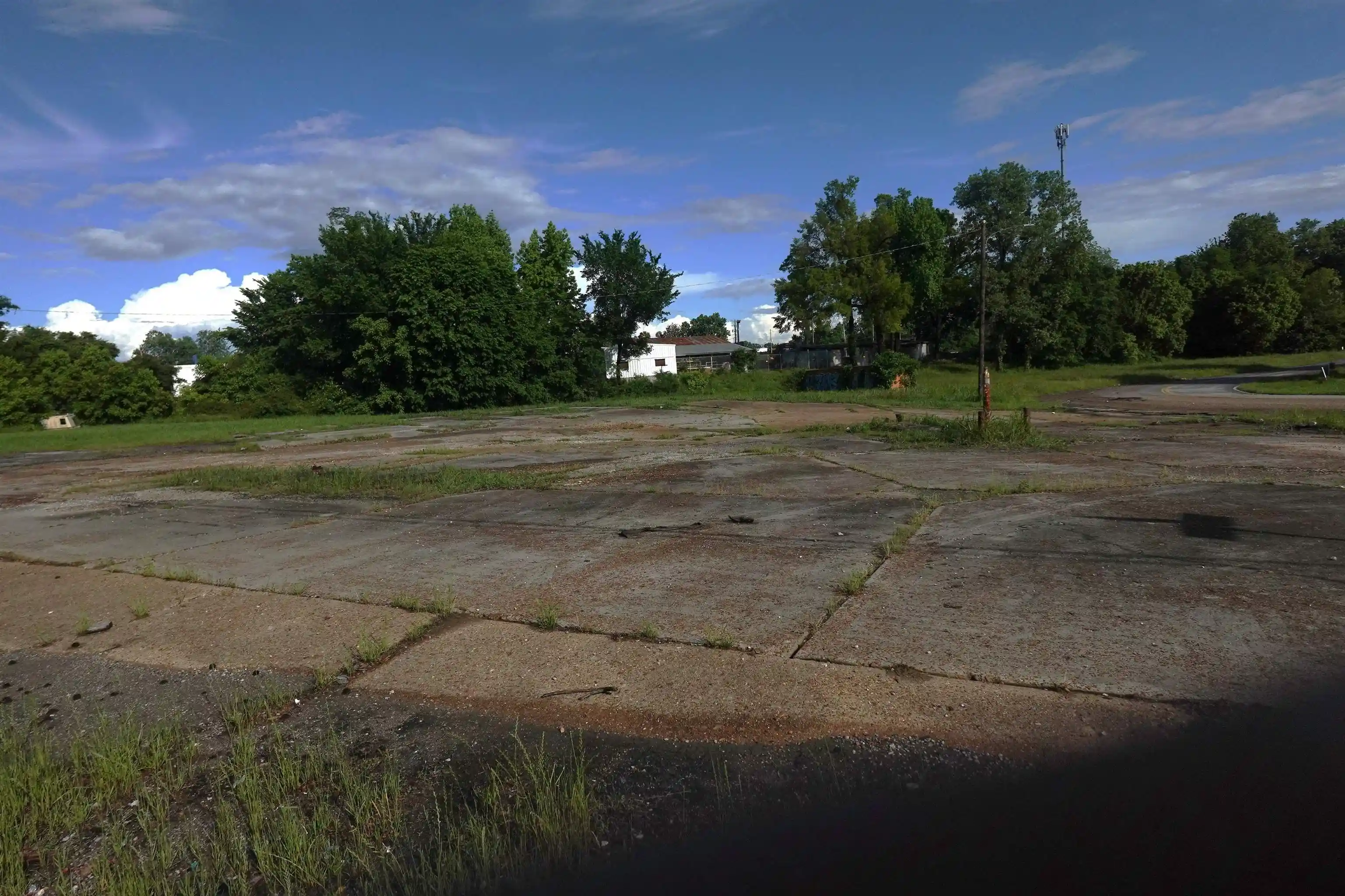 1st image of 877 Whitney Ave, Memphis, TN 38127 | MLS# 10196597