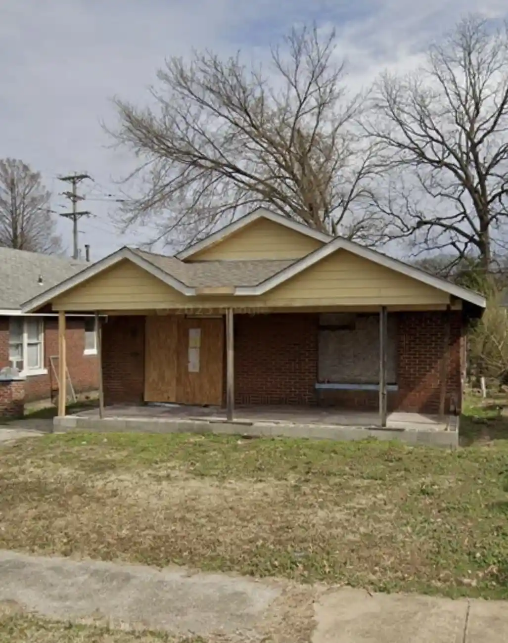 Photo 1 of Sale Pending at 694 Spring St, Memphis, TN 38112 | MLS# 10199711 | Listing updated on 2025-06-24