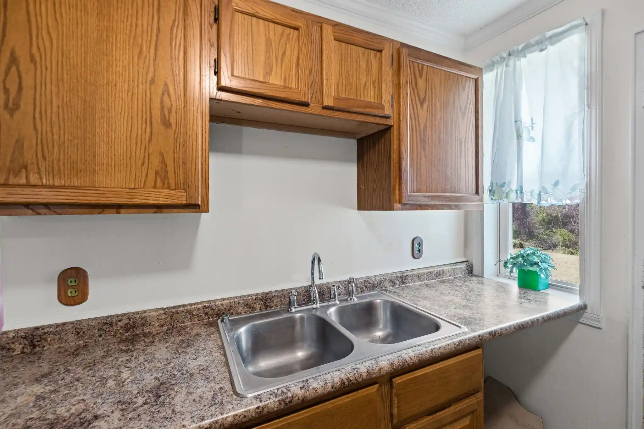 2nd image of 668 Westview Rd, Memphis, TN 38109 | MLS# 10201484