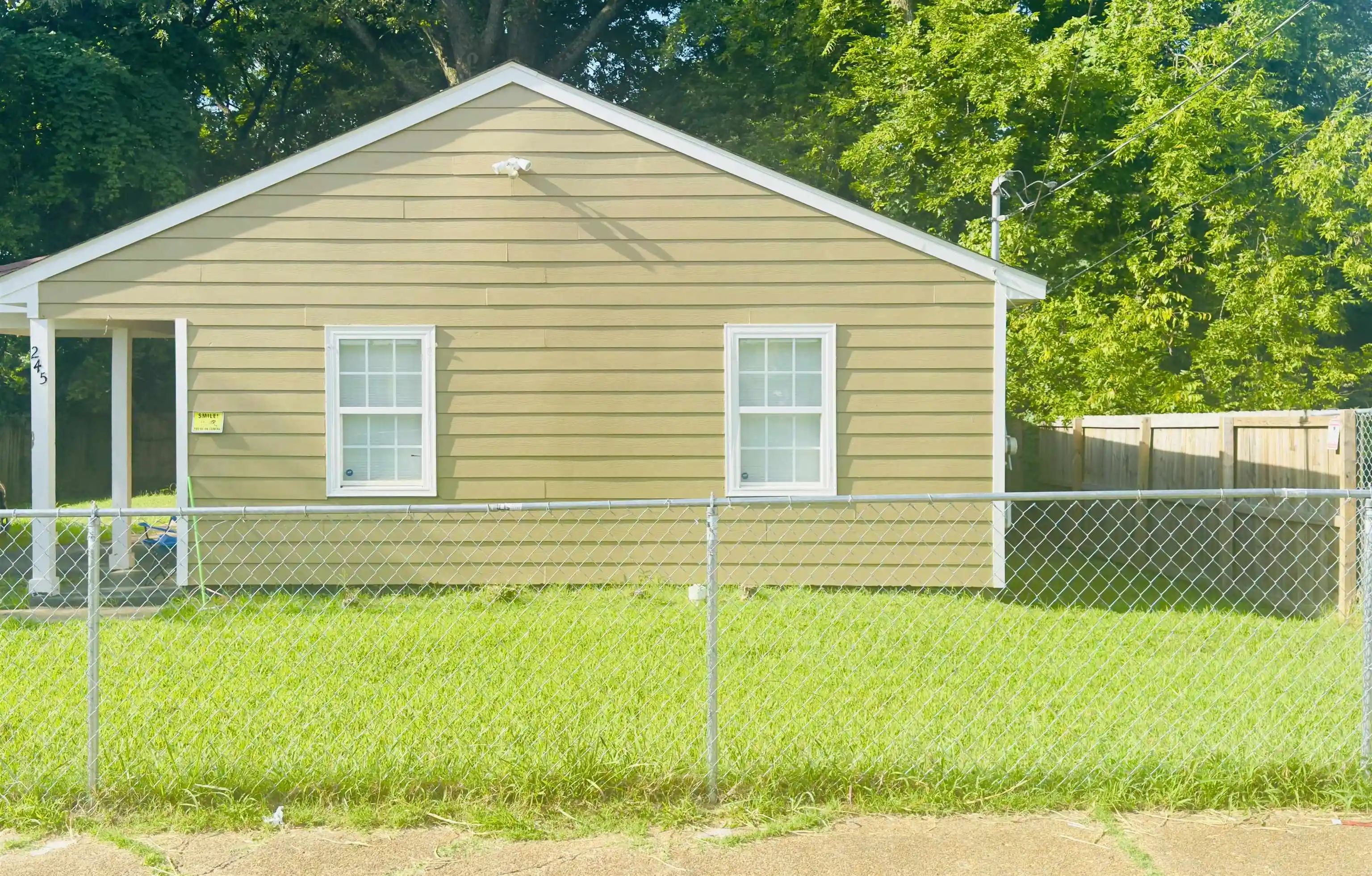 Photo 3 of Sale Pending at 245 W Person Ave, Memphis, TN 38109 | MLS# 10201607 | Listing updated on 2025-07-26