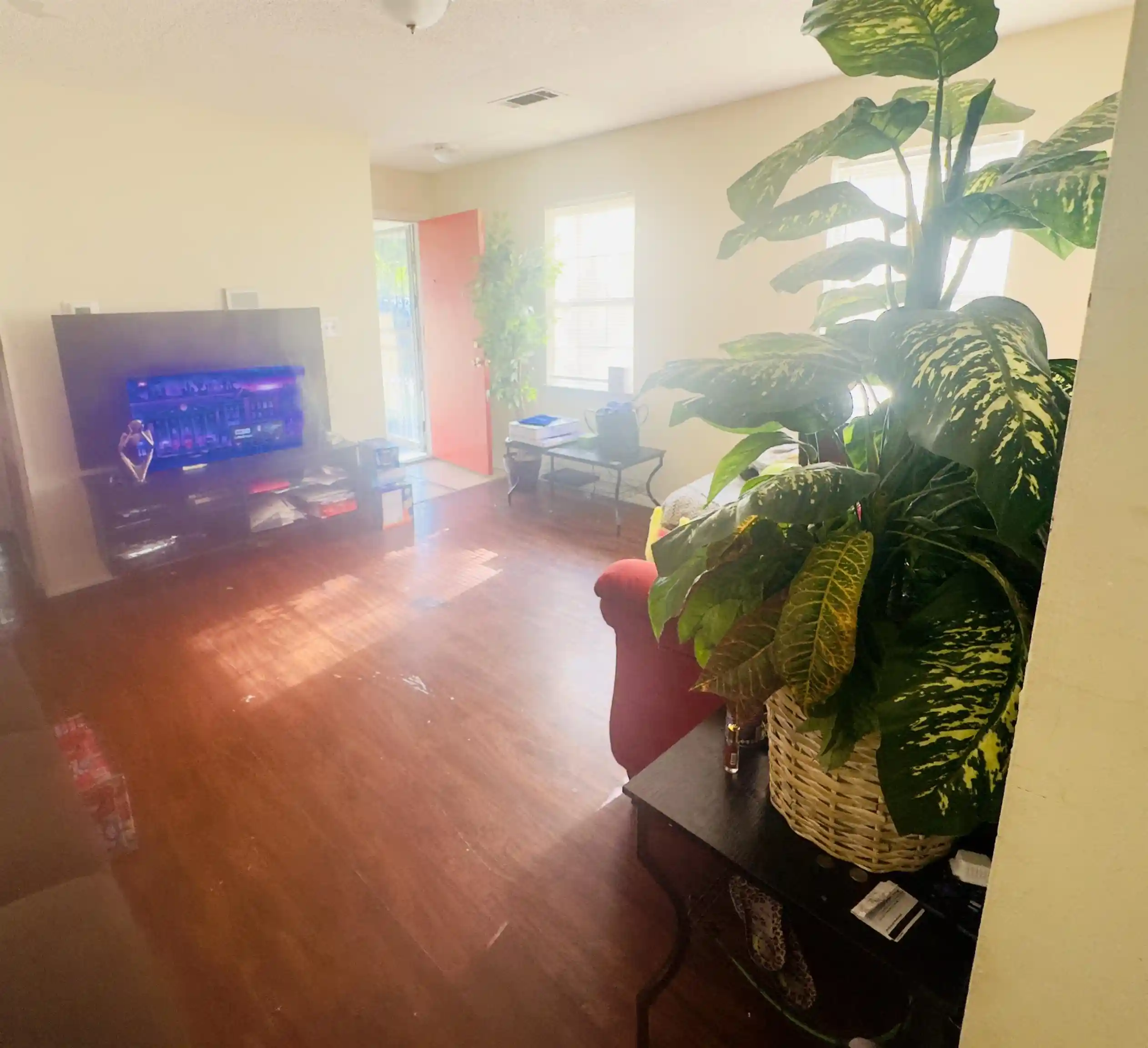 Photo 4 of Sale Pending at 245 W Person Ave, Memphis, TN 38109 | MLS# 10201607 | Listing updated on 2025-07-26