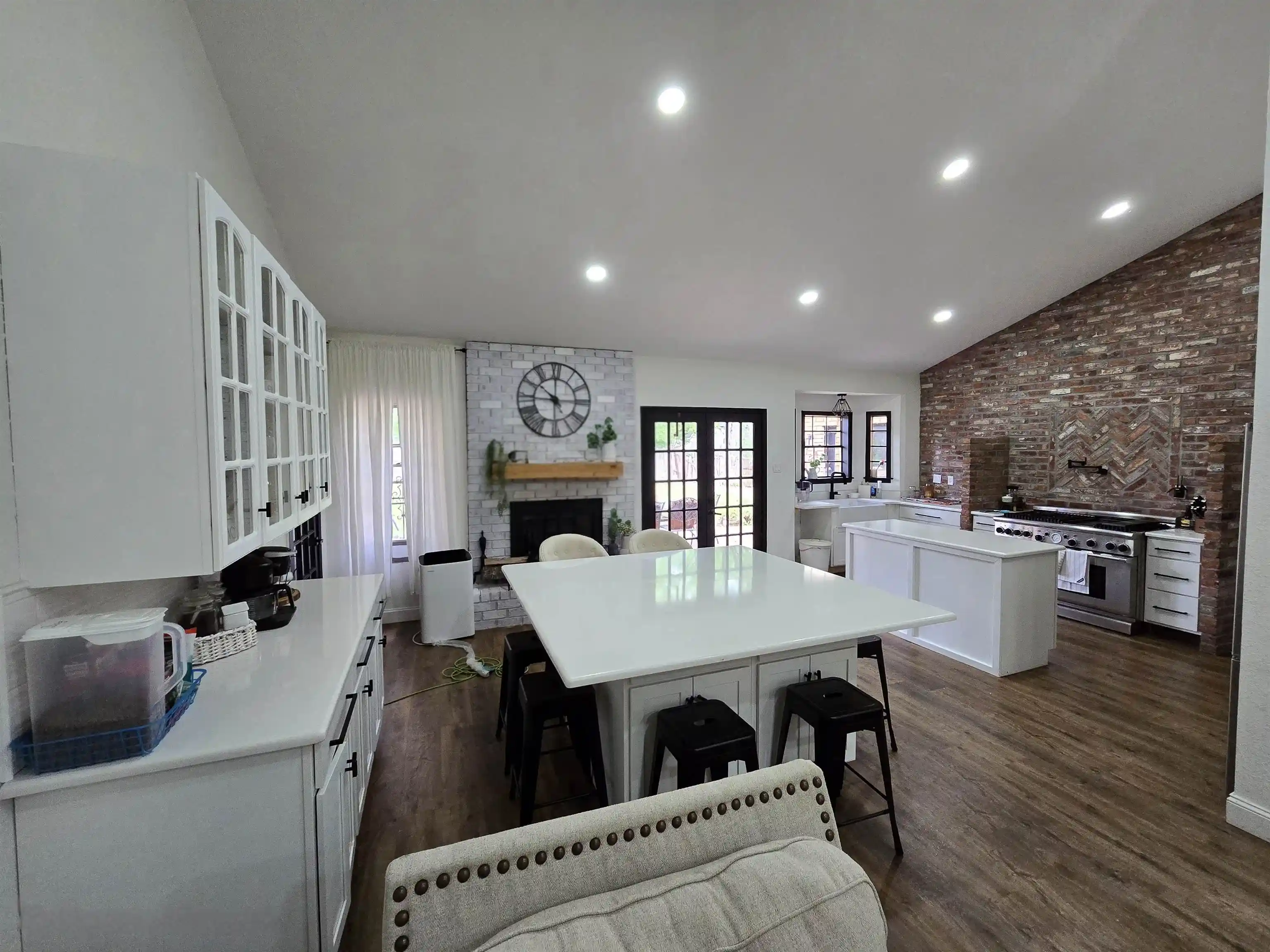 Photo 2 of Sale Pending at 1970 Adney Gap Dr, Memphis, TN 38134 | MLS# 10202983 | Listing updated on 2026-08-25