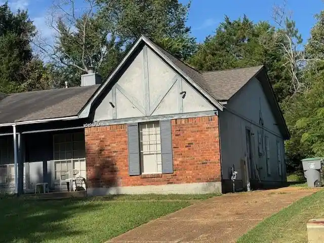 Photo 3 of Townhouse for sale at 2205 Oldfield Dr, Memphis, TN 38134 | MLS# 10203990 | Listing updated on 2026-07-27