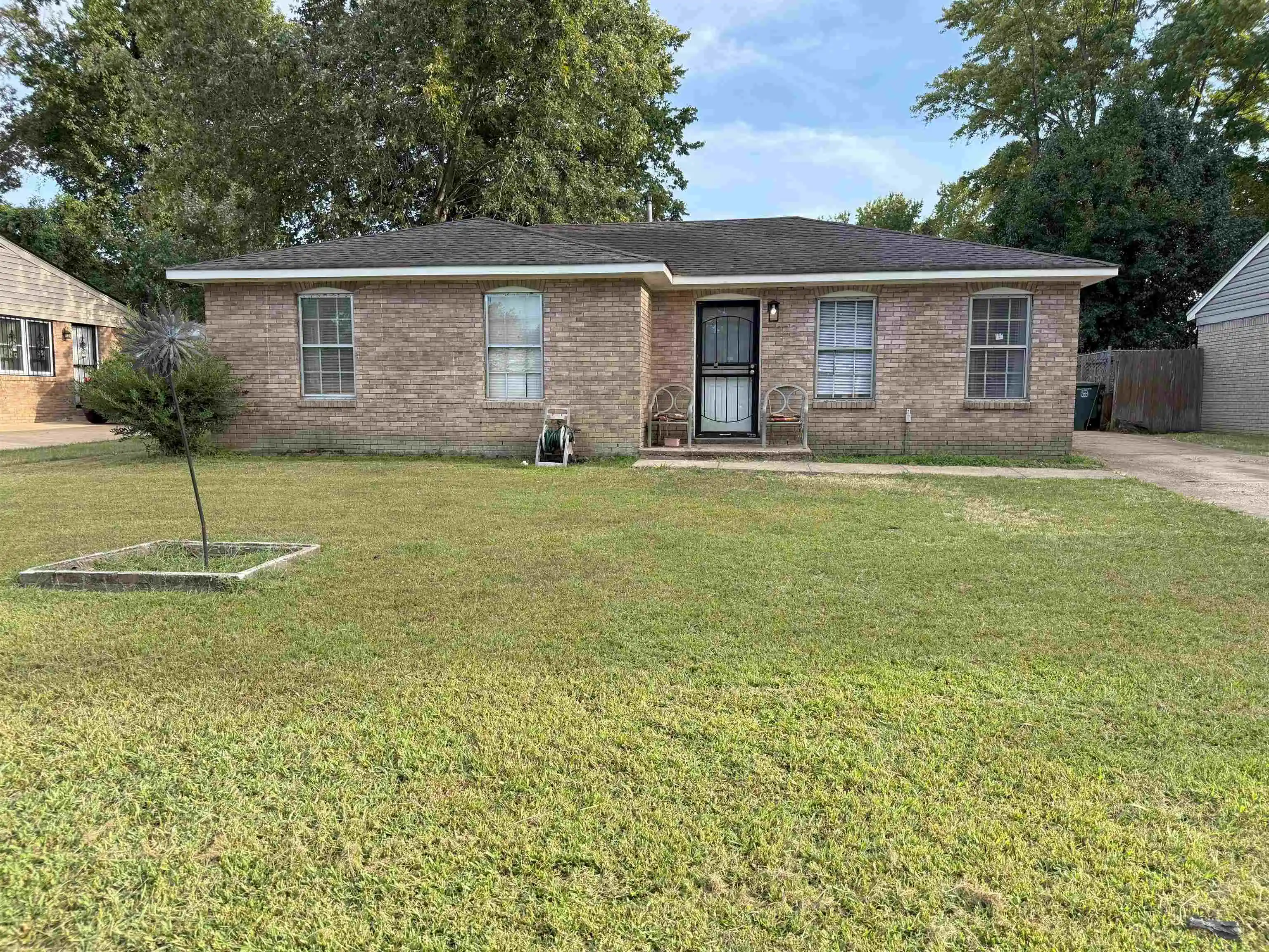 Photo 1 of Sale Pending at 123 Loraine Rd, Memphis, TN 38109 | MLS# 10204432 | Listing updated on 2025-11-20