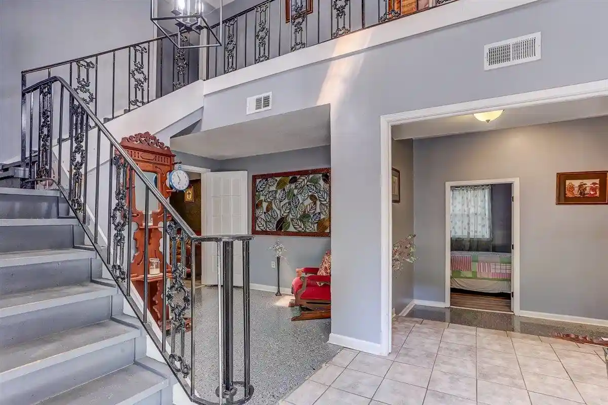 Photo 3 of Sale Pending at 3700 Lakeview Rd, Memphis, TN 38116 | MLS# 10205355 | Listing updated on 2026-09-21