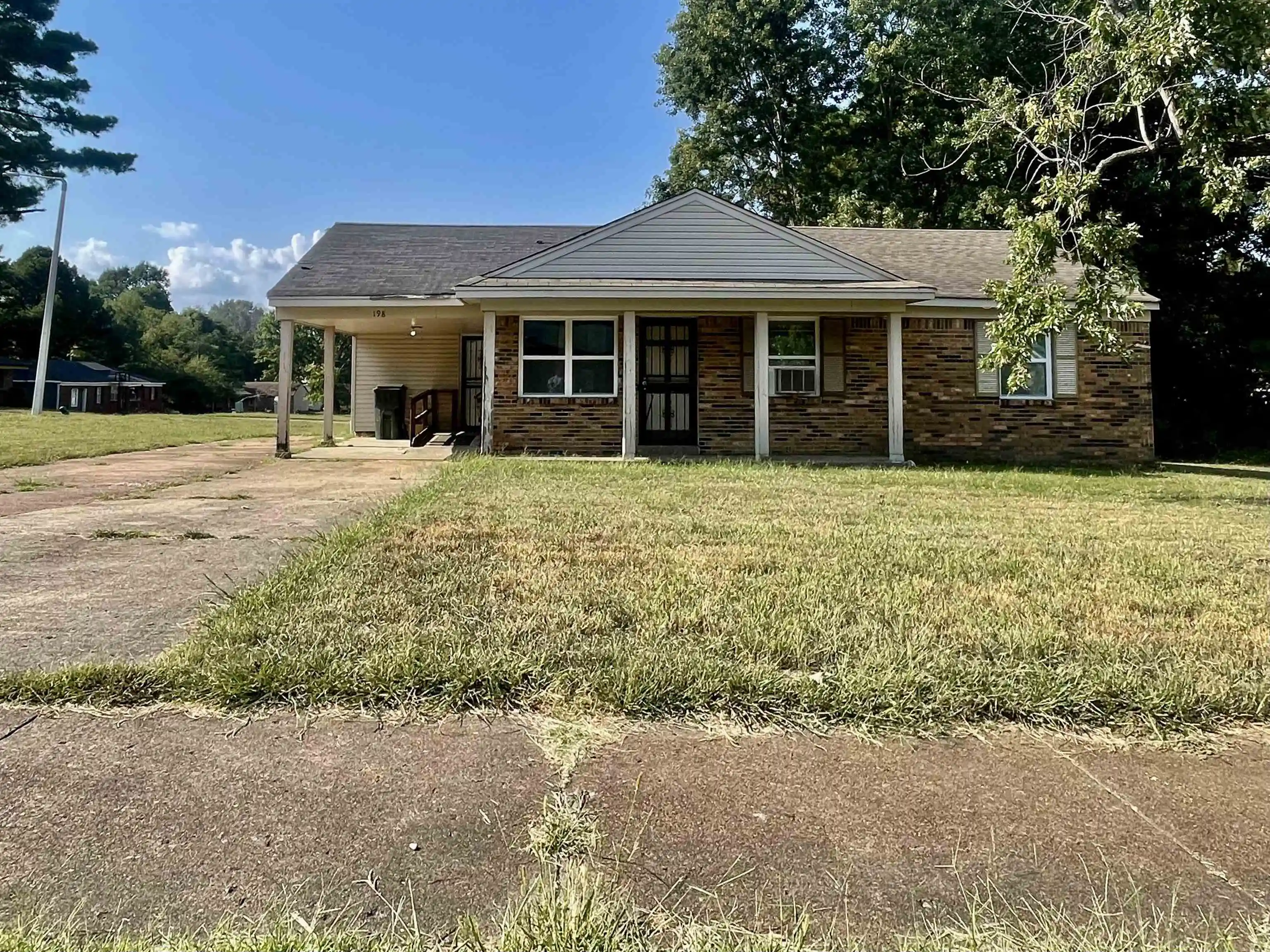 Photo 1 of Sale Pending at 198 Loraine Rd, Memphis, TN 38109 | MLS# 10205676 | Listing updated on 2026-01-14