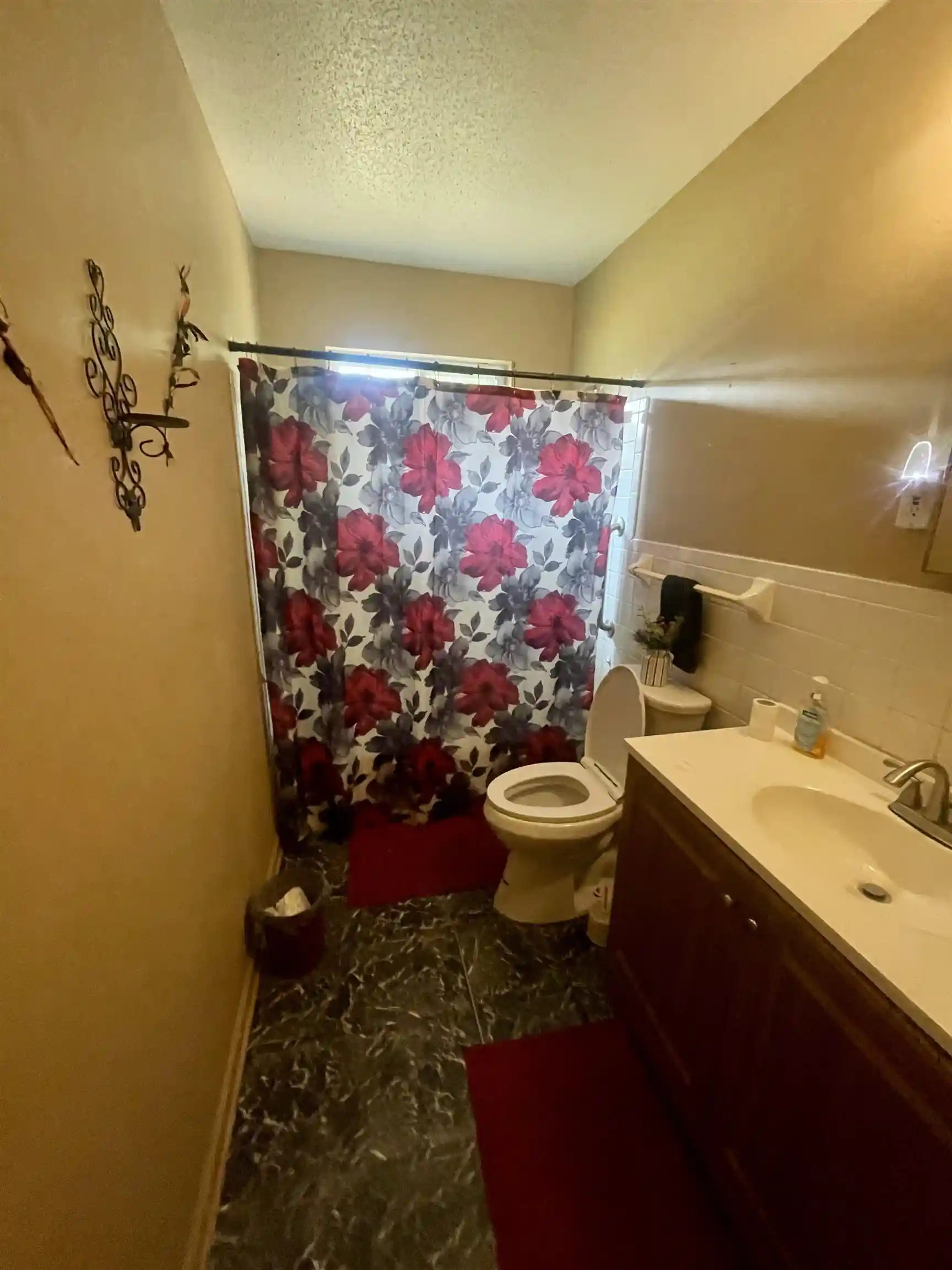 Photo 4 of Sale Pending at 198 Loraine Rd, Memphis, TN 38109 | MLS# 10205676 | Listing updated on 2026-01-14