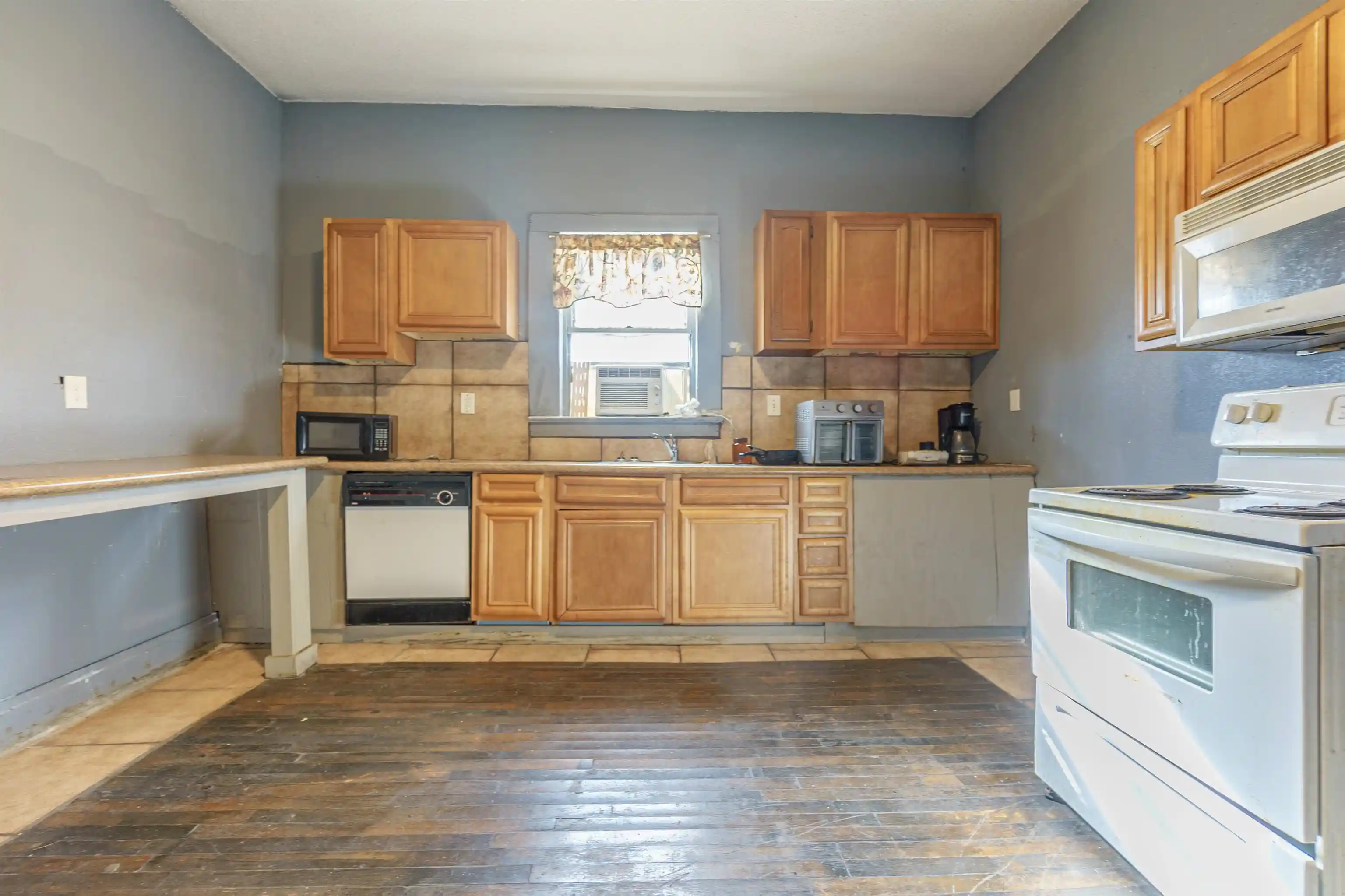Photo 4 of Multi family home for sale at 488 Laclede Ave, Memphis, TN 38126 | MLS# 10206608 | Listing updated on 2026-08-31