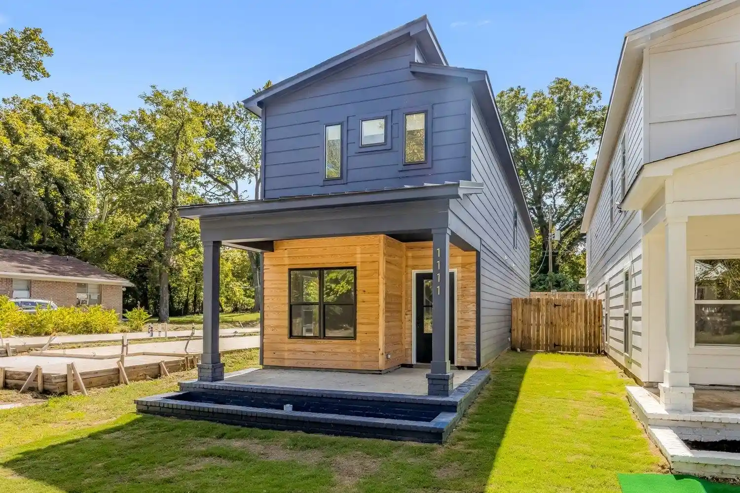 Photo 1 of Single family home for sale at 1111 Walker Ave, Memphis, TN 38106 | MLS# 10207141 | Listing updated on 2026-03-31