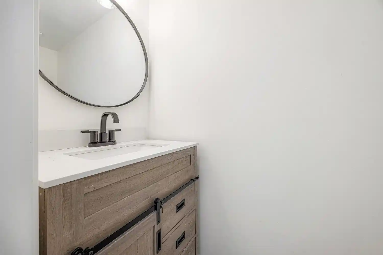Photo 4 of Single family home for sale at 1111 Walker Ave, Memphis, TN 38106 | MLS# 10207141 | Listing updated on 2026-03-31