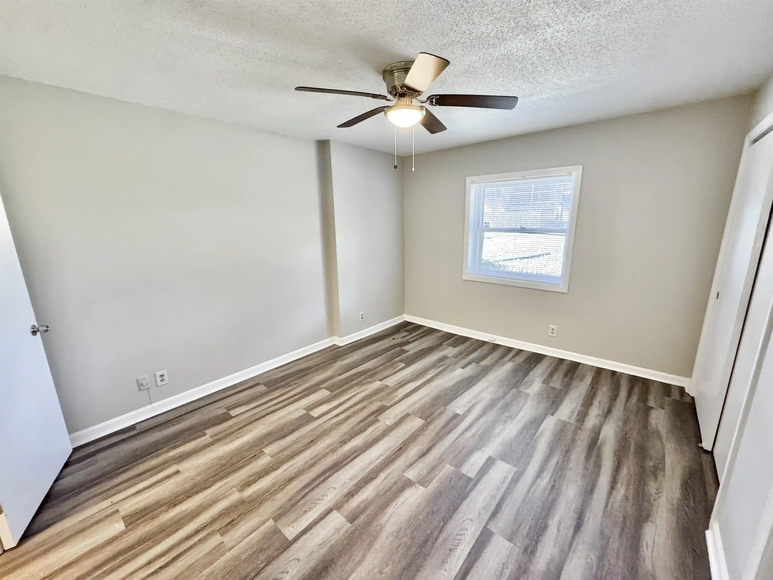 Photo 3 of Condo for sale at 1202 Middle Court Ct #101, Memphis, TN 38119 | MLS# 10207231 | Listing updated on 2026-08-21