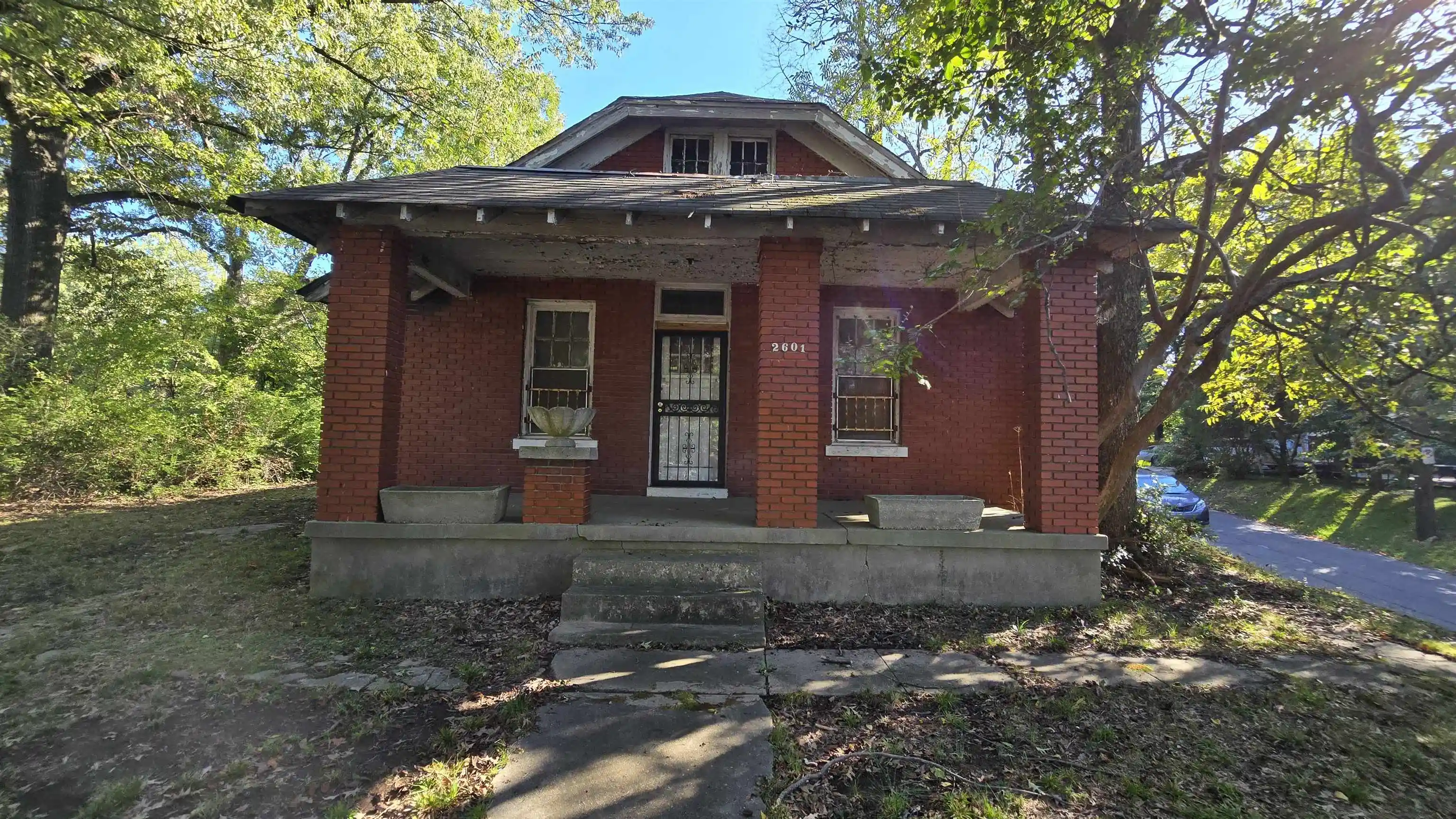 Photo 1 of Single family home for sale at 2601 Jackson Ave, Memphis, TN 38108 | MLS# 10207427 | Listing updated on 2026-01-02