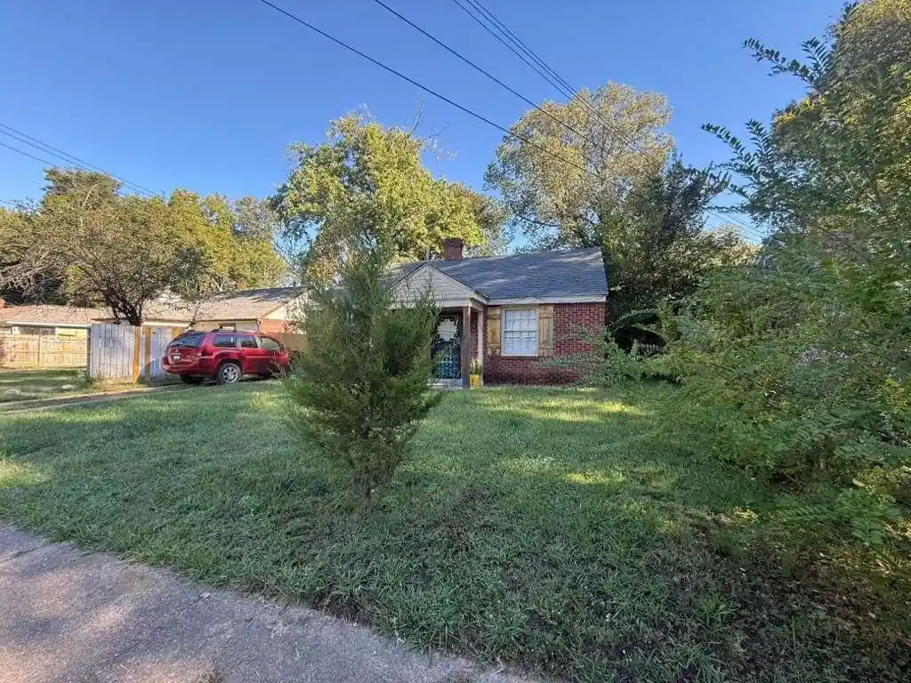 Photo 2 of Single family home for sale at 3622 N Lloyd Cir, Memphis, TN 38108 | MLS# 10207777 | Listing updated on 2026-08-18