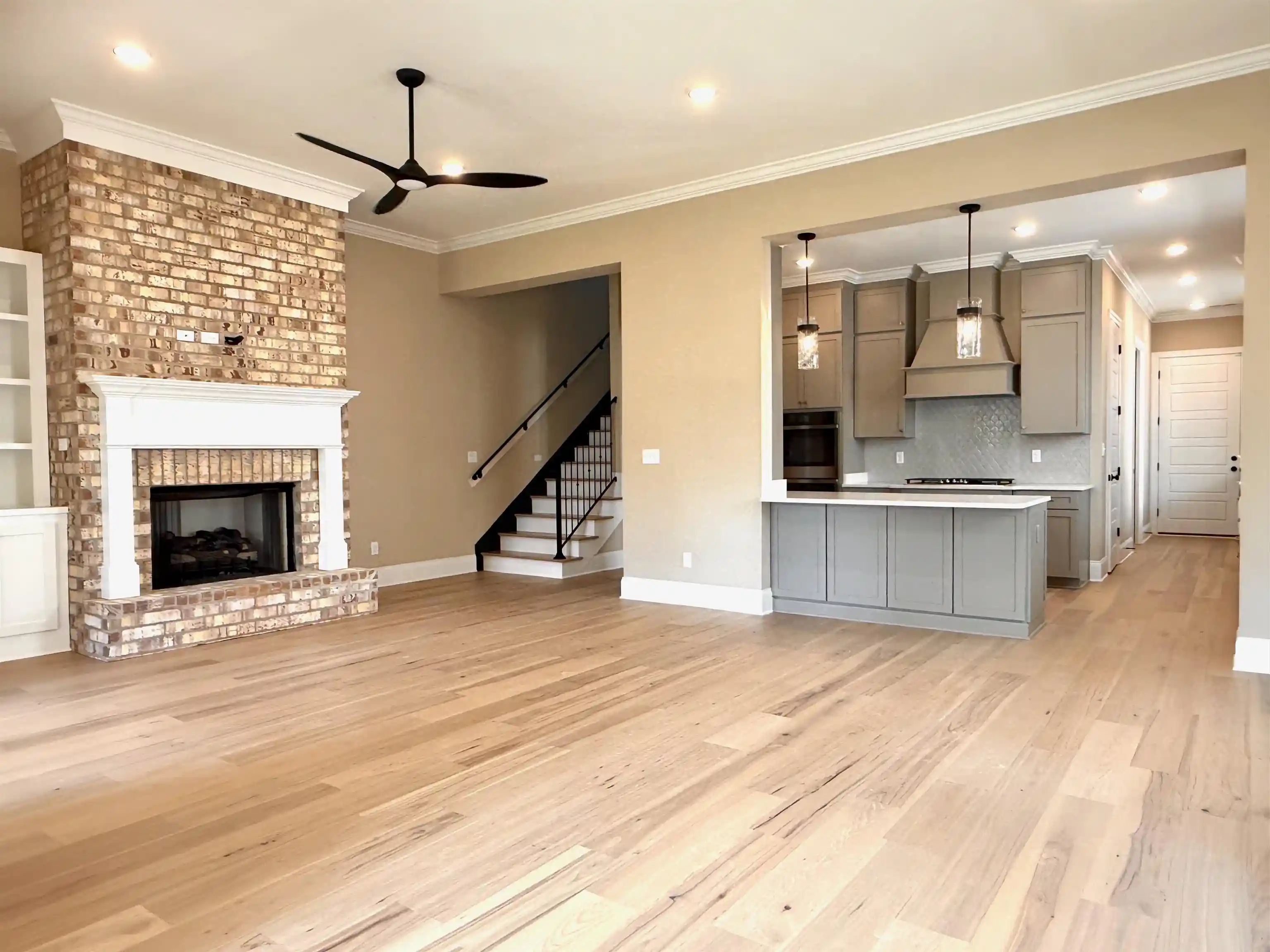 Photo 3 of Townhouse for sale at 1403 Club Gdns Pl, Memphis, TN 38104 | MLS# 10207817 | Listing updated on 2026-09-29