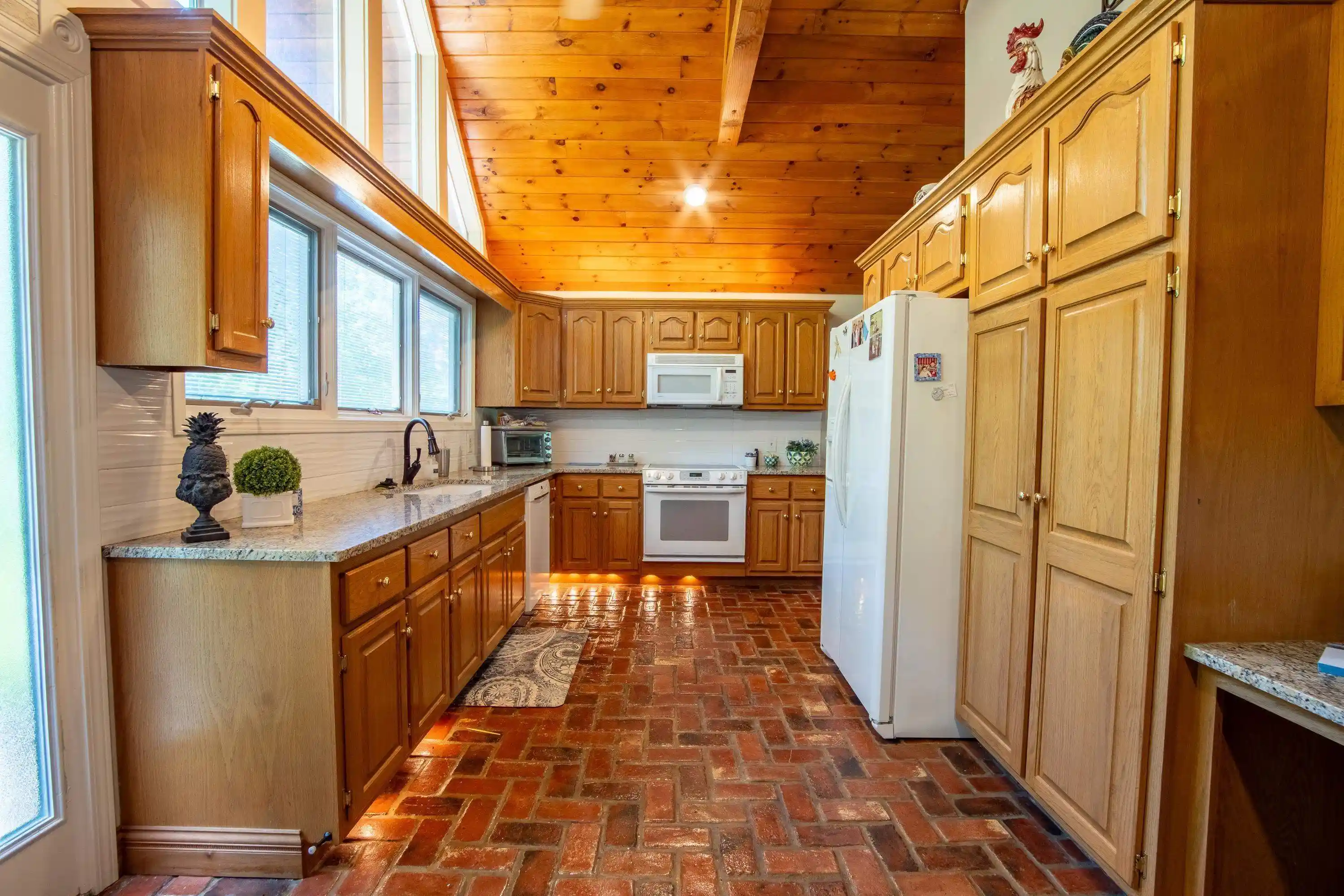 2nd image of 140 Ridge View Dr, Savannah, TN 38372 | MLS# 10208237