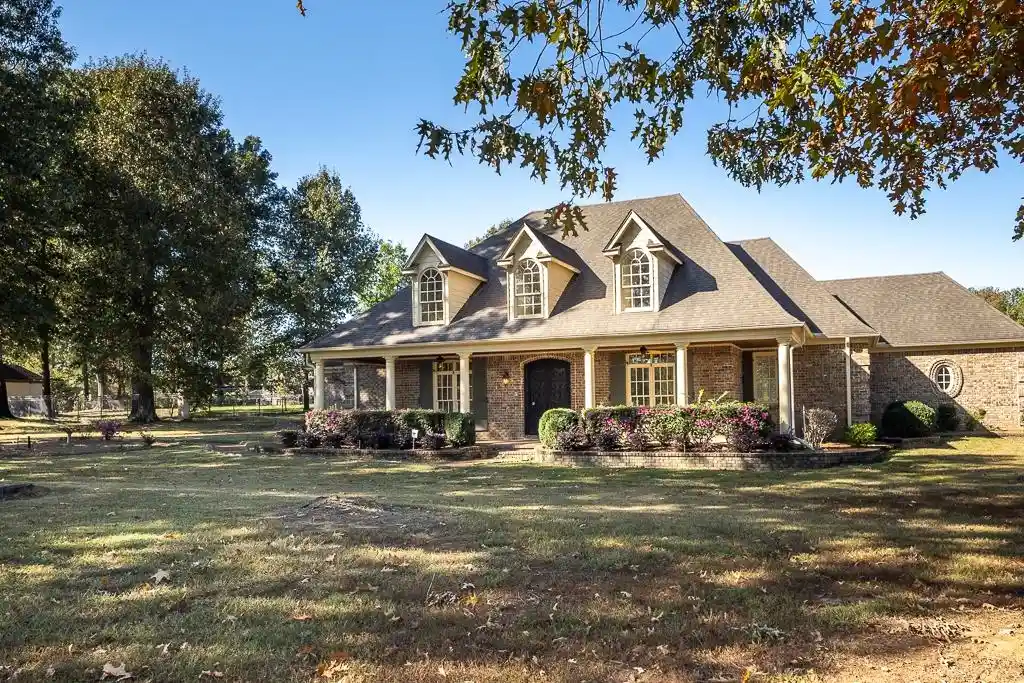 1st image of 20 Surrey Loop Cir, Byhalia, MS 38611 | MLS# 10208300