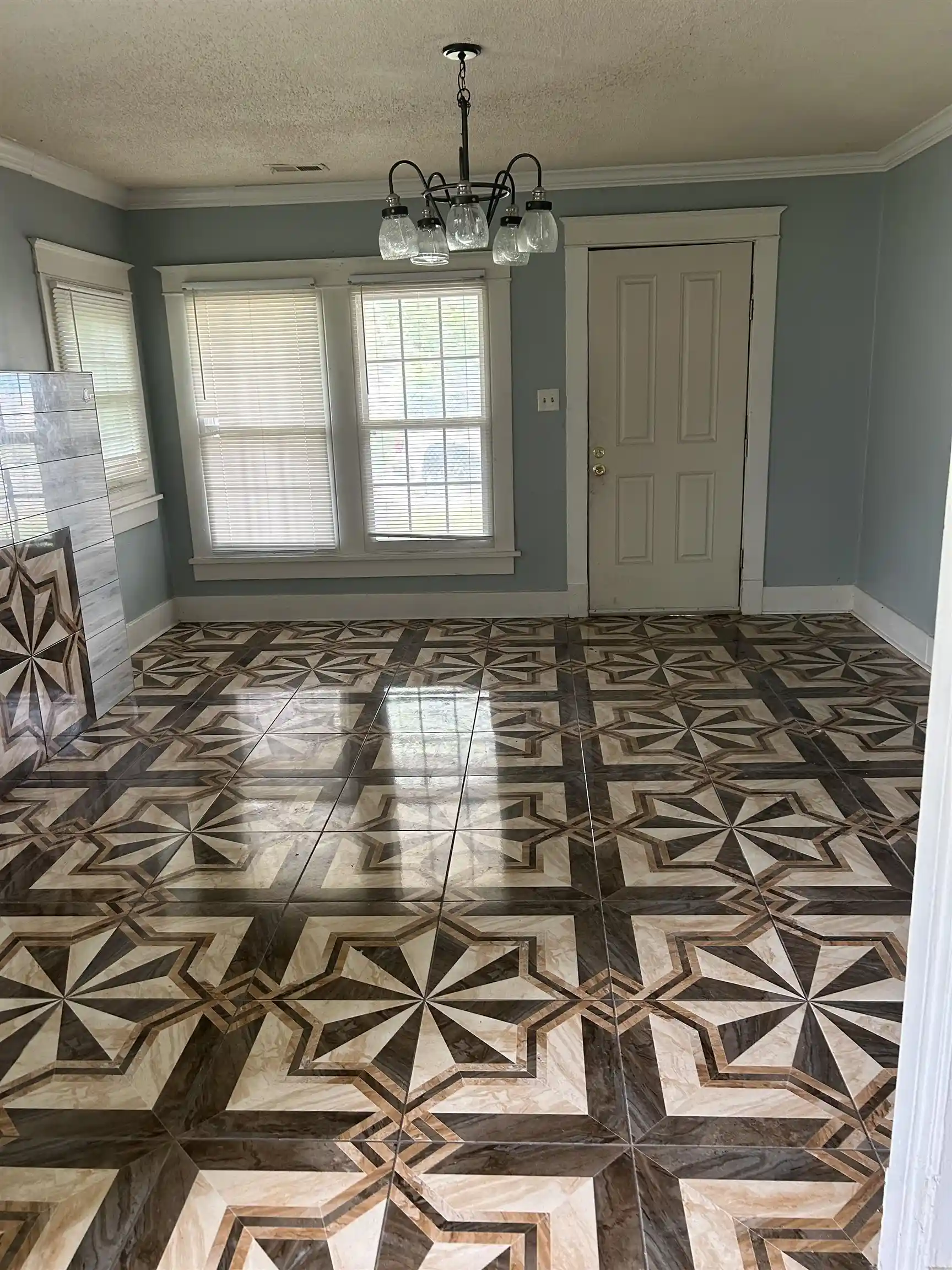 Photo 2 of Single family home for sale at 814 N Merton St, Memphis, TN 38112 | MLS# 10208853 | Listing updated on 2026-04-22