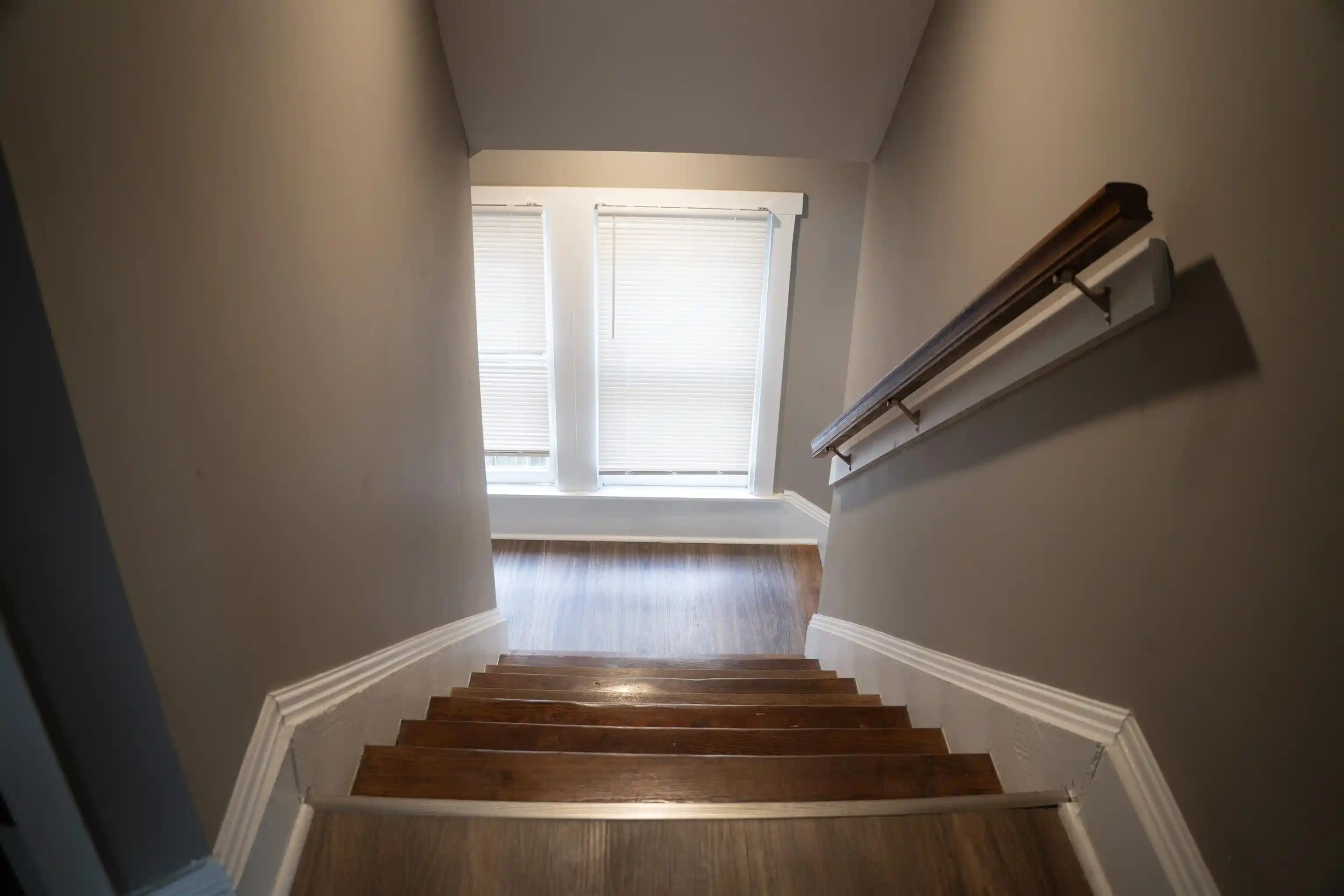 Photo 2 of Single family home for sale at 105 N Evergreen St, Memphis, TN 38104 | MLS# 10209449 | Listing updated on 2026-08-28