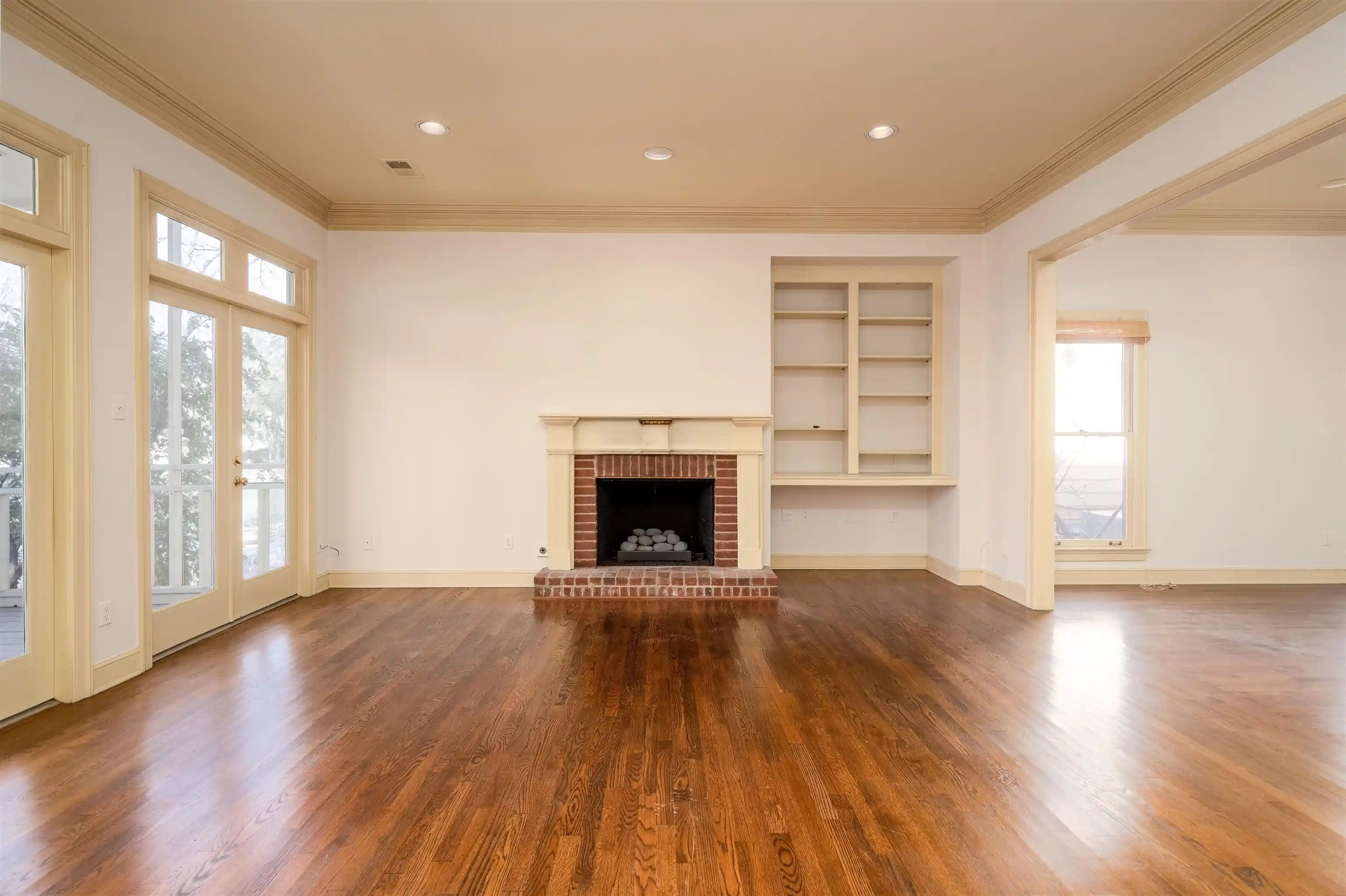 3rd image of 805 Harbor Isle Cir, Memphis, TN 38103 | MLS# 10209488
