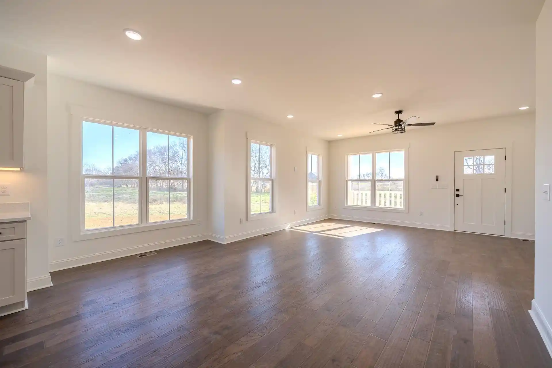 Photo 3 of Single family home for sale at 170 Belvedere Cir, Savannah, TN 38372 | MLS# 10210061 | Listing updated on 2026-01-13