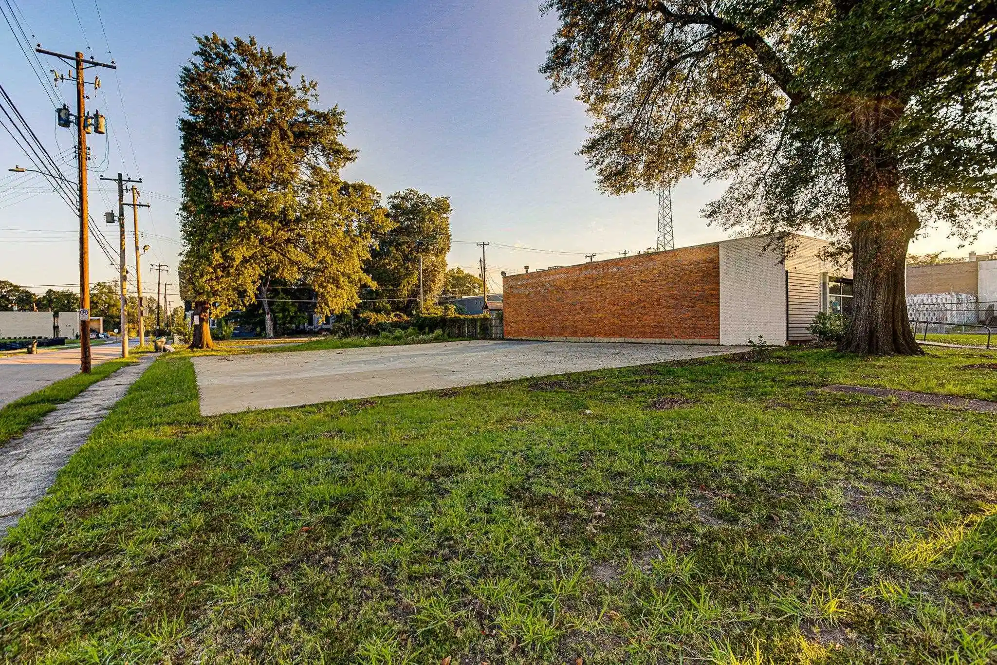 Photo 3 of Land for sale at 1412 Madison Ave, Memphis, TN 38104 | MLS# 10210715 | Listing updated on 2025-12-03