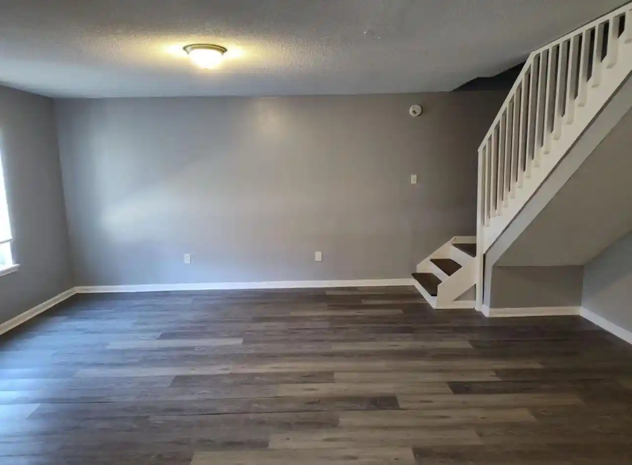 Listing Photo 2 - Condo for sale in building located at 2525 Rozelle Rd, Memphis, TN 38114 - Unit #