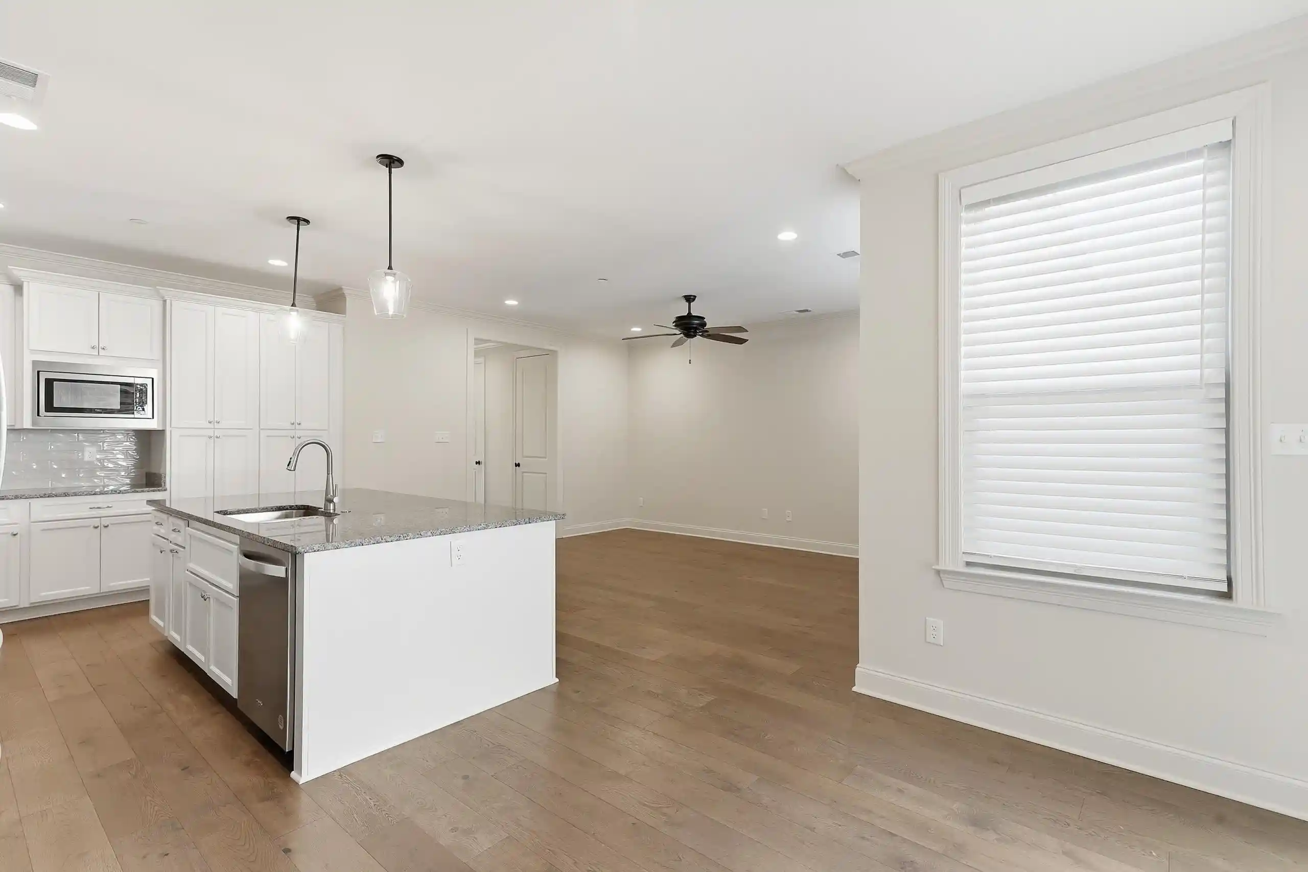 Photo 3 of Townhouse for sale at 897 Ufton Aly, Collierville, TN 38017 | MLS# 10211242 | Listing updated on 2026-08-27