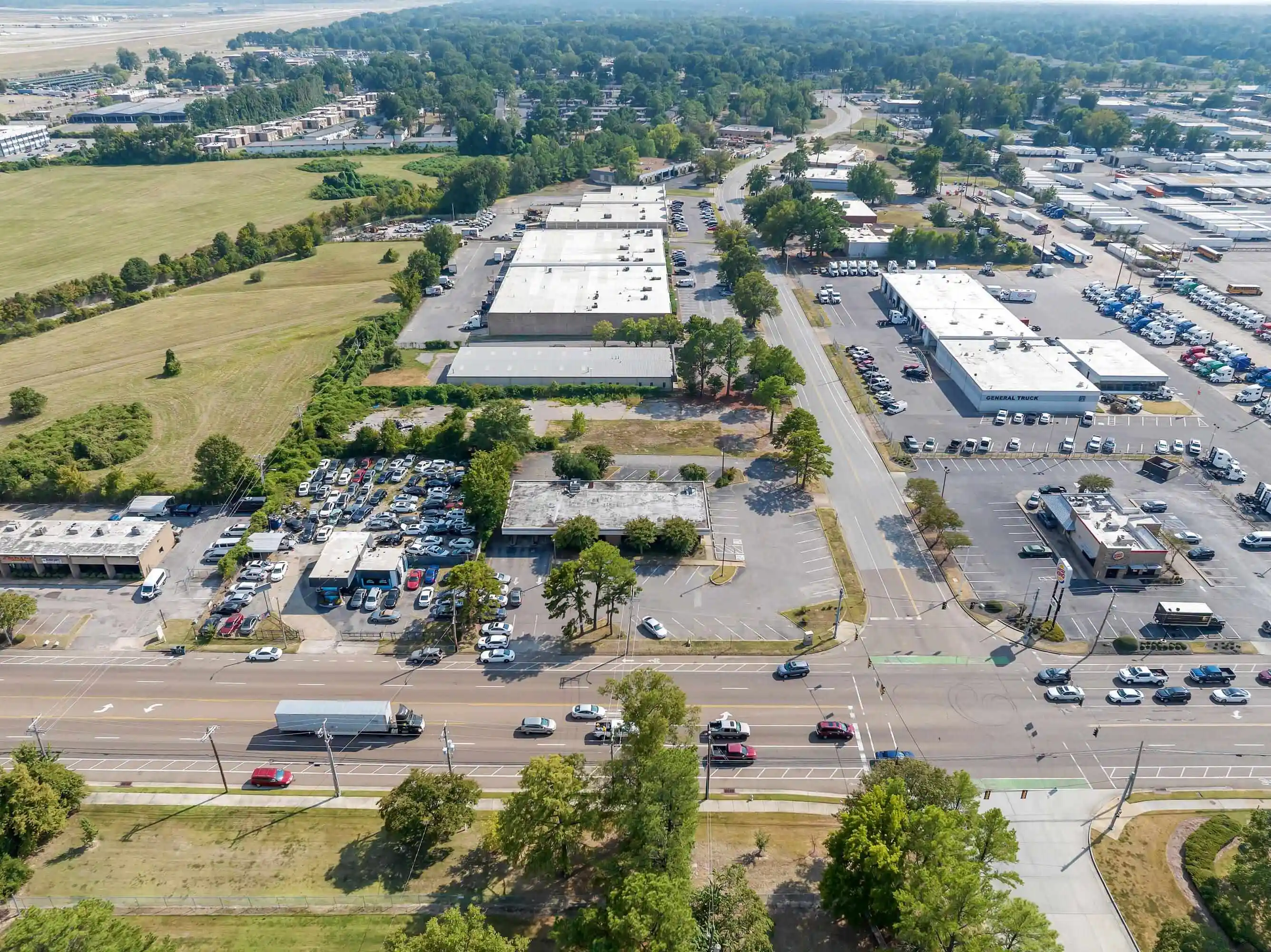 3rd image of 2015 E Brooks Rd, Memphis, TN 38116 | MLS# 10211244