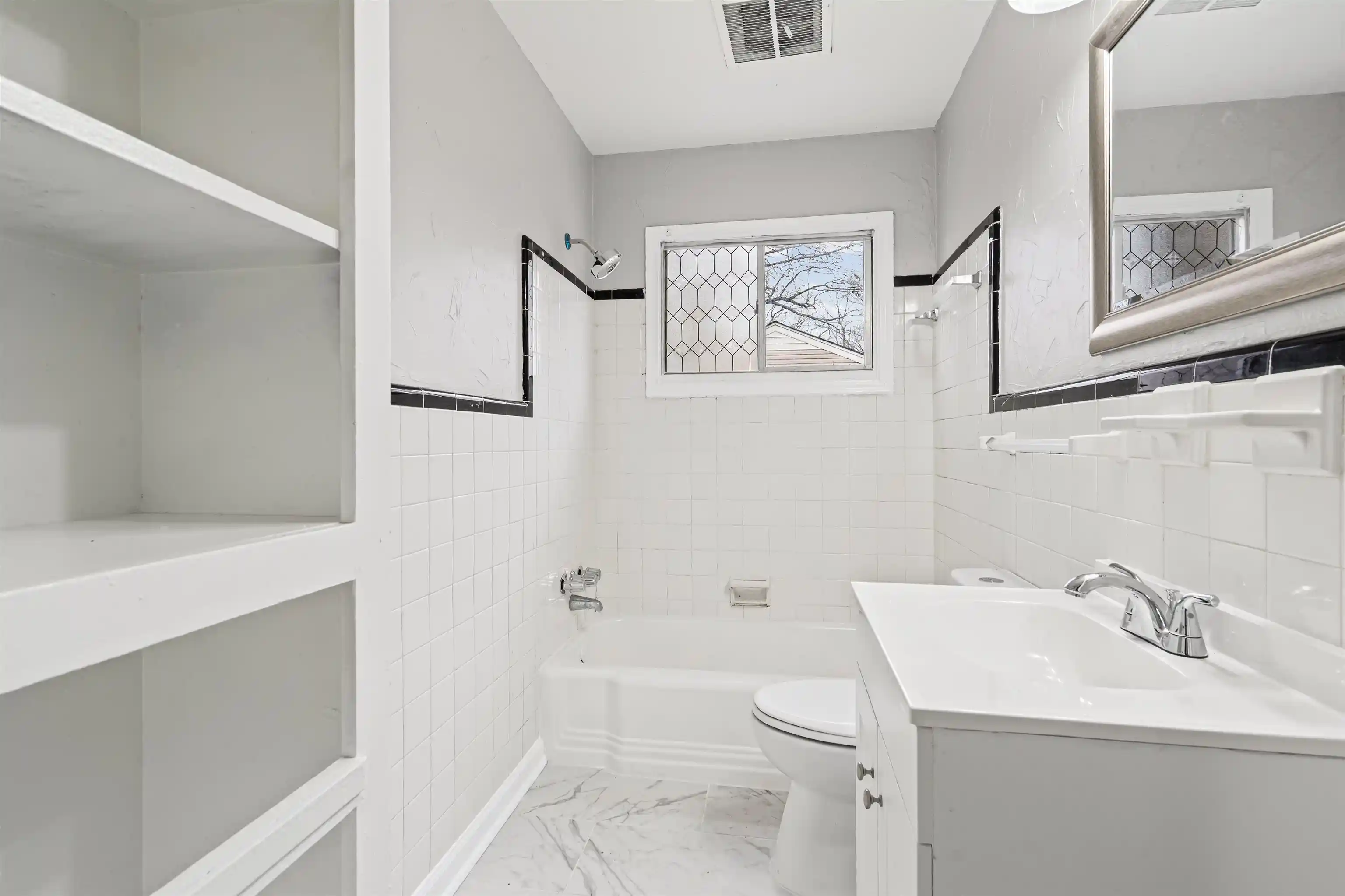 Photo 4 of Sale Pending at 5025 Loch Lomond Dr, Memphis, TN 38116 | MLS# 10211277 | Listing updated on 2026-05-12