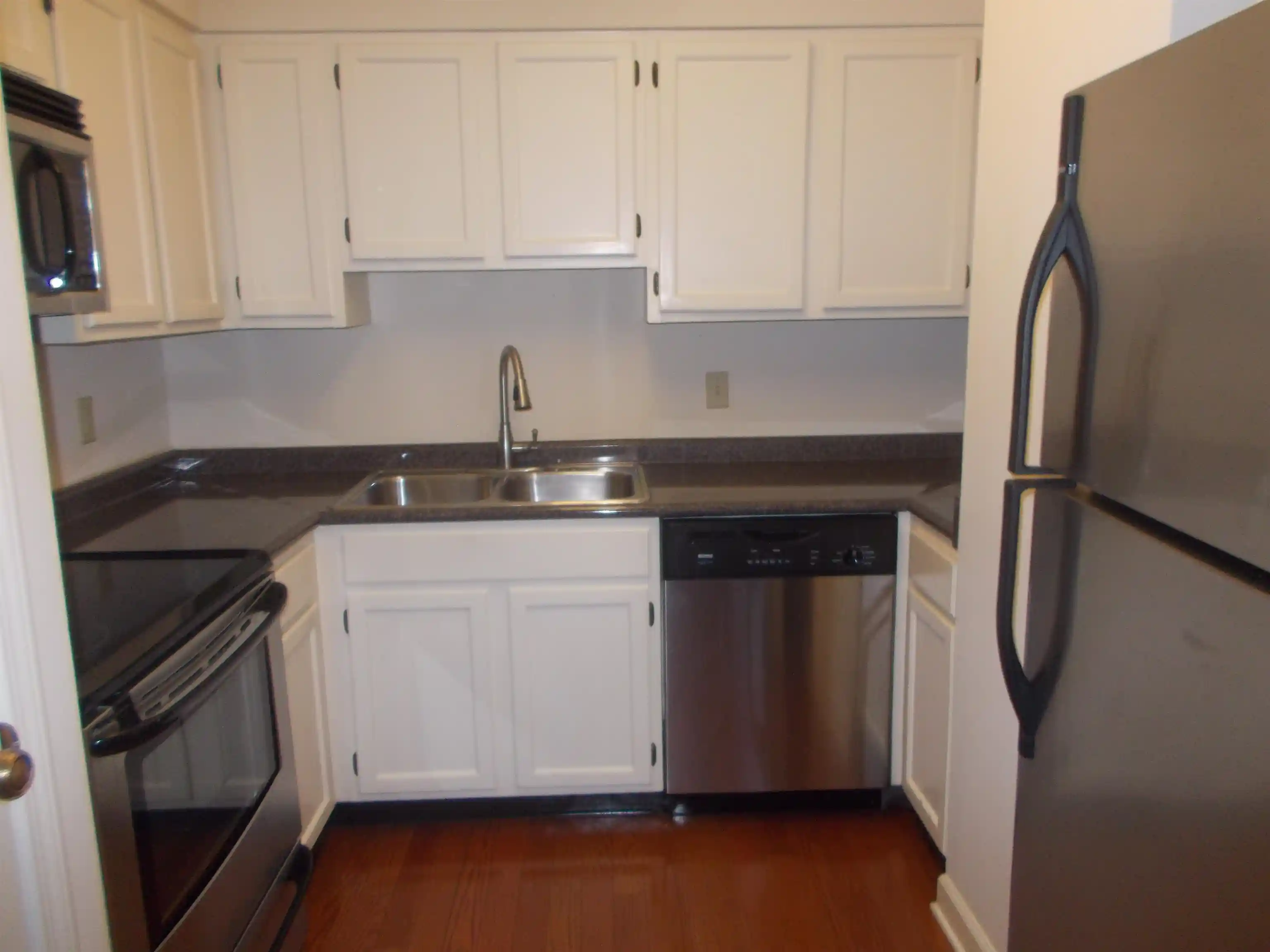 Listing Photo 2 - Condo for sale in Claridge House Condominiums located at 109 N Main St, Memphis, TN 38103 - Unit #1207