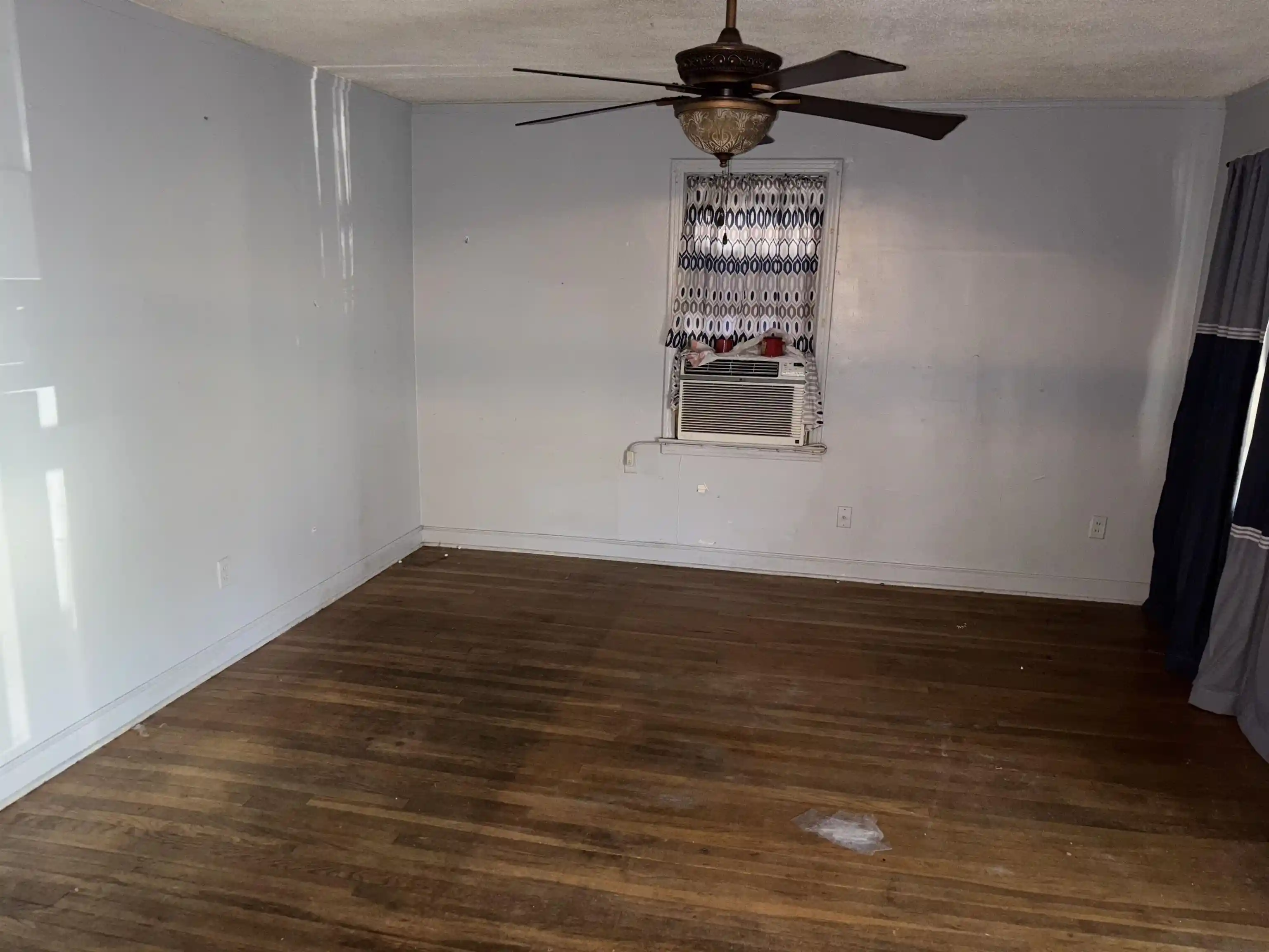 Photo 2 of Single family home for sale at 1353 Gill St, Memphis, TN 38106 | MLS# 10211900 | Listing updated on 2026-08-24