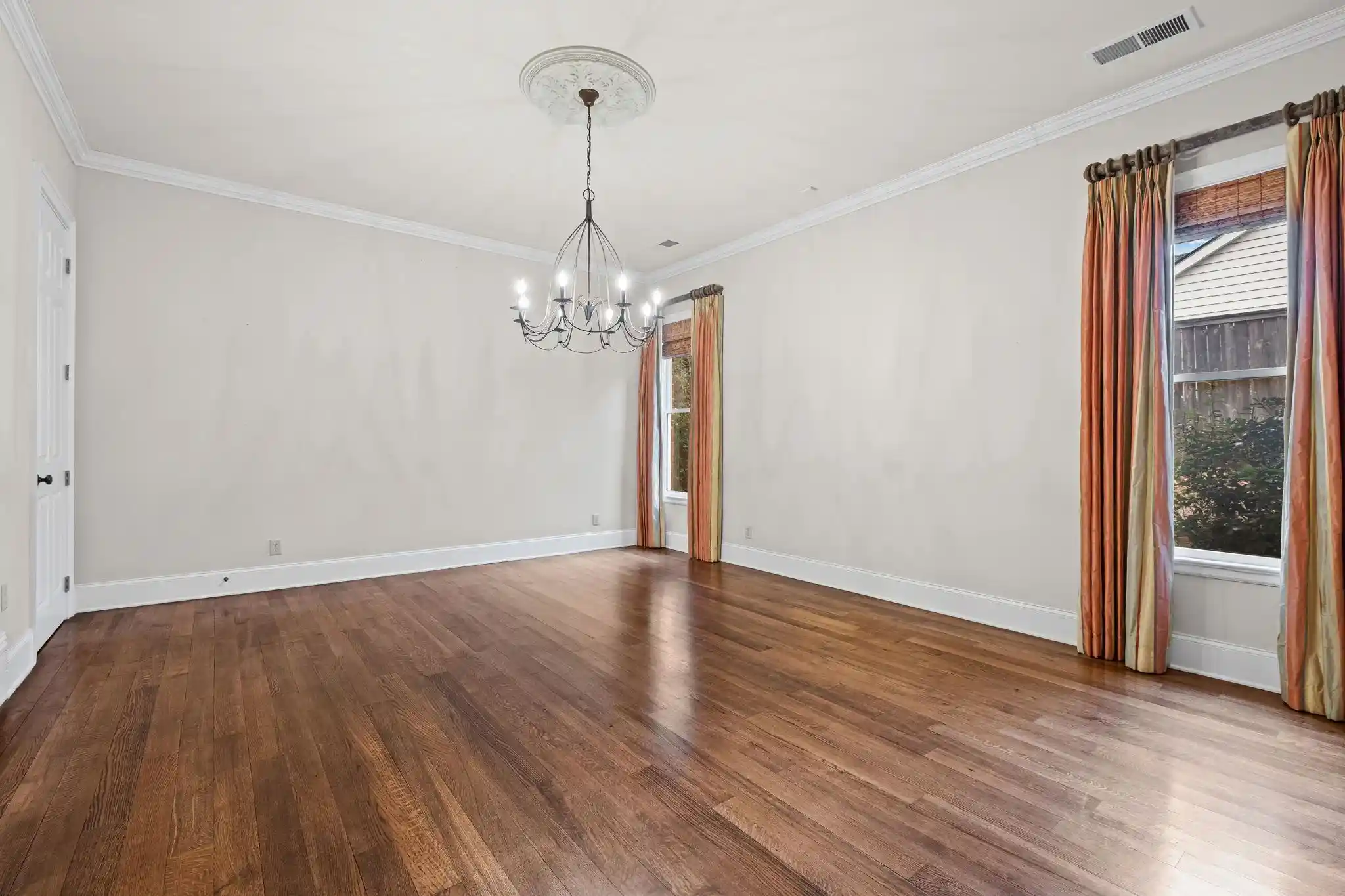 Photo 2 of Single family home for sale at 182 S Brenrich Cv, Memphis, TN 38117 | MLS# 10211921 | Listing updated on 2026-08-12